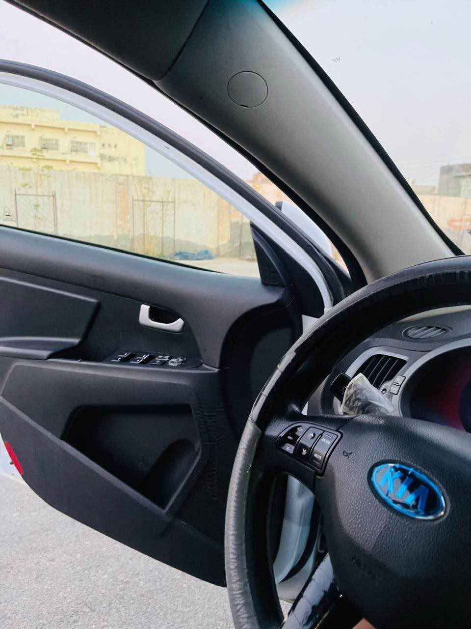 KIA sportage 2016  
خليجي كلين مكفوله كفاله عامه (فقط باب السائق الايمن بي طخه بسيطه ) 
محرك. كير. مكفول.  حداديه جديده. طخم تاير جديد 
كامره خلفيه. حساس خلفي. مثبت سرعه. 
السعر 155و بي مجال بسيط 
العنوان ديالى 
للتواصل :

‭***********‬

‭*********** بلاد رز, ديالى
