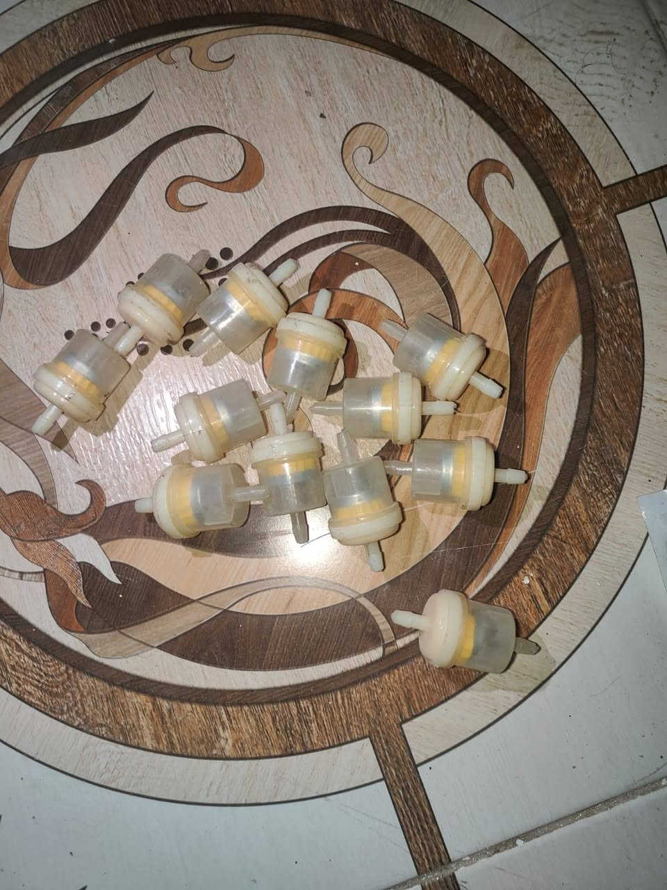 سلام عليكم غراض للبيع
مسجل علي سماعات دمام/25
دمام صوتة مفول/25
شمعة زنون سوي ليل نهار/50
مازدات زوج/10
بكلايت زوج/5
وباقي غراض 
مثل كابريتر عدد 2
رولة 
سلف عدد 2
بوربرينات امامي+فلتر بانزين+ يدة قمجي 
وهواي شغلات بعد  قيم بليرضي الله 
مكاني بغداد مدينة الصدر 
***********

