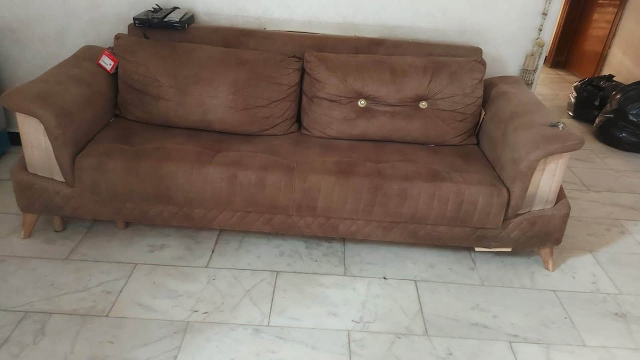 واحد منهن ينفتح يصير سرير
السعر خاص
***********
***********
الشراي يتصل
