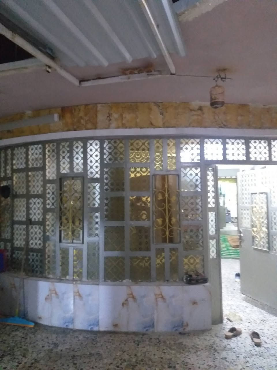 يا الله.دار.للبيع.اومراوس.بسعر.مناسب.حي.الكوفة.٢٠٠متر.واجهة.١٠.نزال.٢٠خلف.مكتب.السلطان.طابقين.مسلح.الاول.٣غرف.نوم.مع.استقبال.الثاني.٣غرف.نوم.مع.حمام.تواليت.مشترك.المنطقة.تبليط.مقرنص.كامل.الخدمات.مع.البيت.جهاز.رافع.القدرة.مع.خزان.ماء.٢.ماطور.ماء.مبأيل.***********بالتوفيق.
