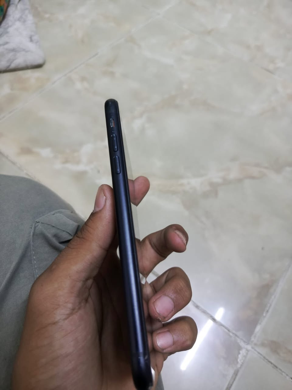 جهاز اكس آر نهايته 100. بطاريه ٧٣ بي بي ضربه بل شاشه ما مئثر كامرات شغاله وفول شرط أنطيك وفيس إيدي شغال كلشي شغال بي بس افطر بي بشاشه  ما مئثر رقمي ***********
