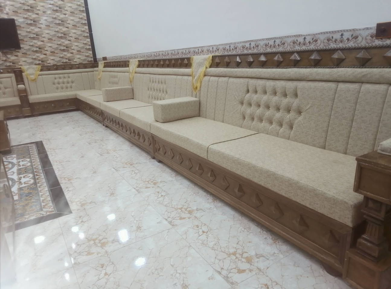 السلام عليكم  ..جزء من اعمالنه وان شاء الله تنال اعجابكم
فصال تخم او ديوان  حسب الطلب الزبون درجه اولى وبأسعار مناسبه 
للاستفسار الاتصال ع الرقم الموجود بالاسفل
شارع العام قرب قاعت الااميرات

 *********** عمر مورسلو
