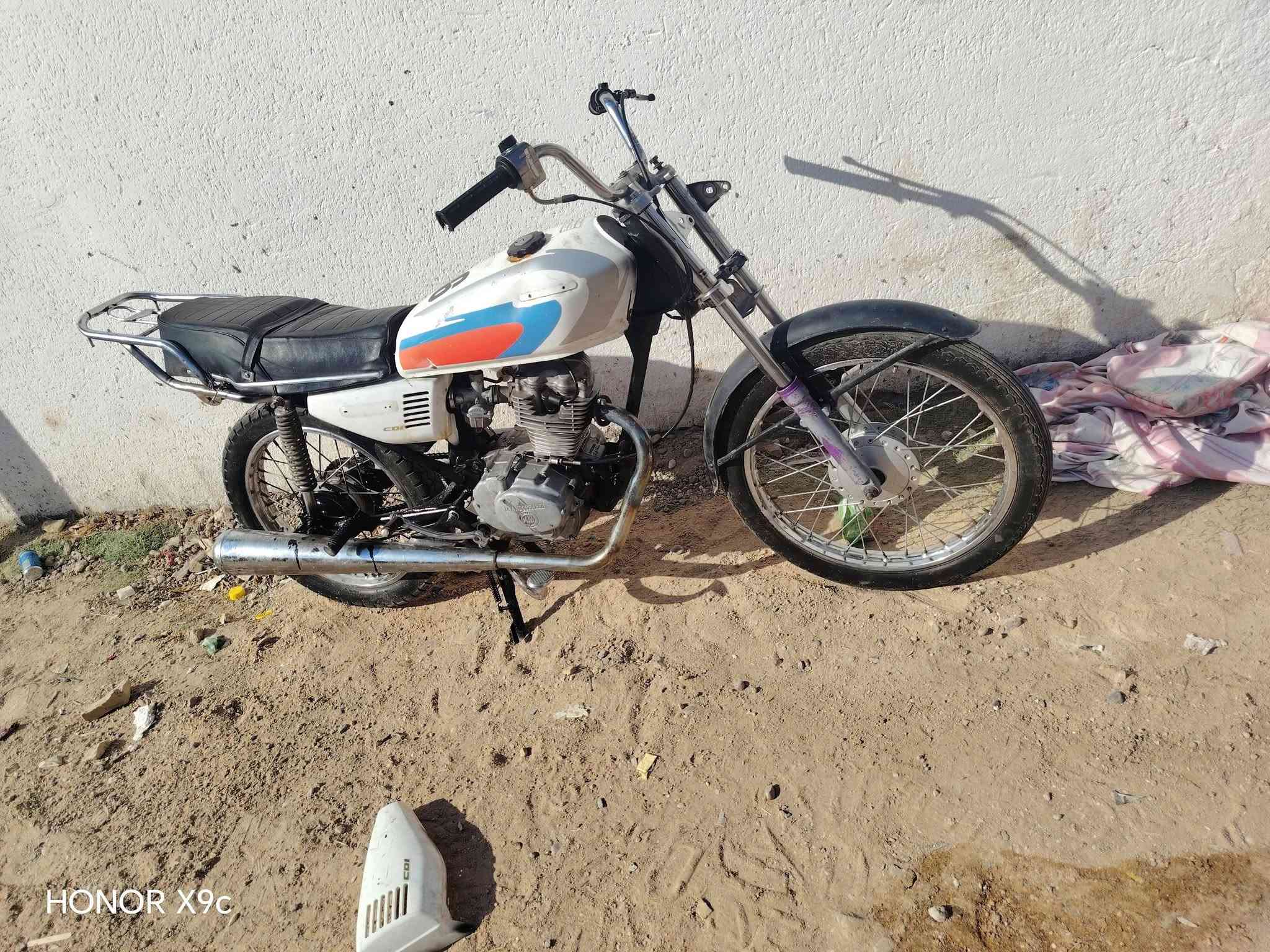 السلام عليكم دراجه للبيع مكينه  حلوه موديل 19 دراجه ما بيها شي كلك مكفوله عن السرقات مكاني  بابل حمزه الغربي السعر 200 بيها مجال هذا رقمي ***********
