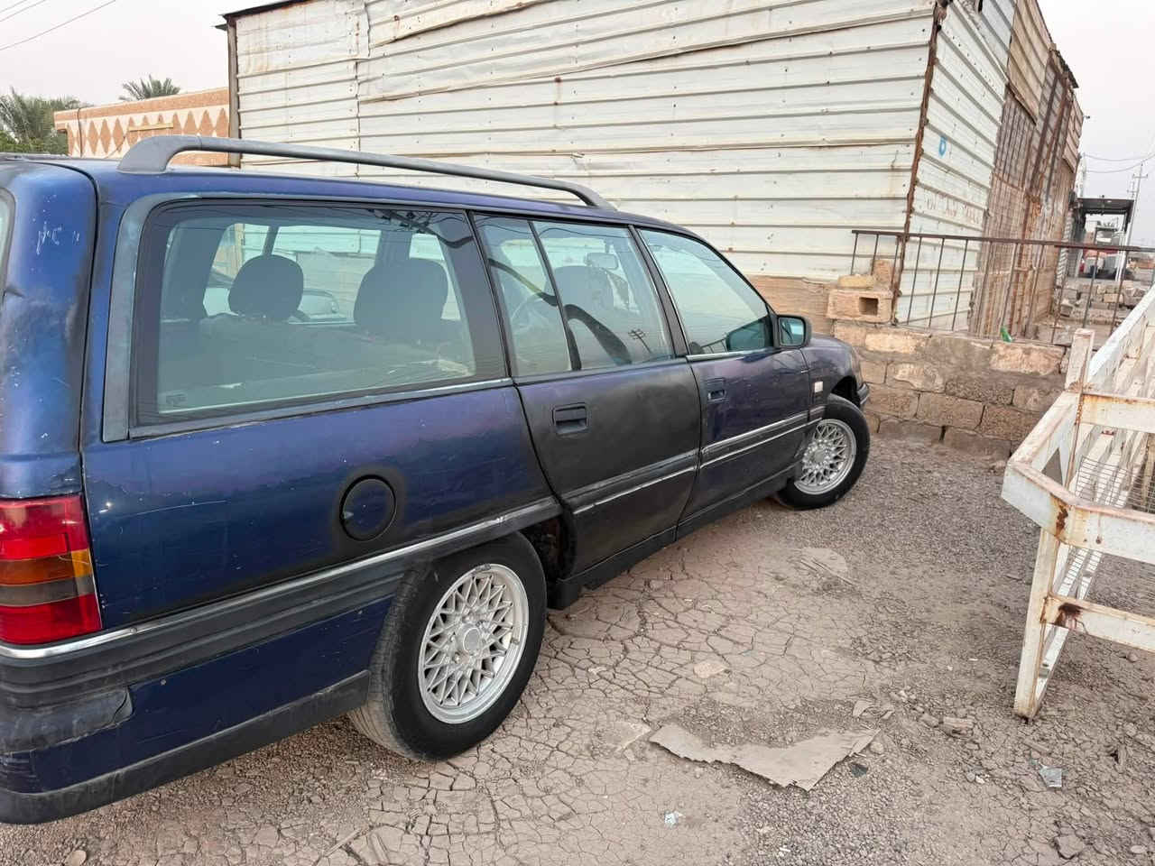 سلام عليكم للبيع 

اوبل موديل ٩٢ انبار 

مشروع وطني تحويل مباشر 

محرك ٢٠٠٠وكير نضيفات اكسل جديد 

تخم تاير سياره بلاديه كهربايات كله شغاله 

مكاني بغداد سعر٢٢ 
***********
