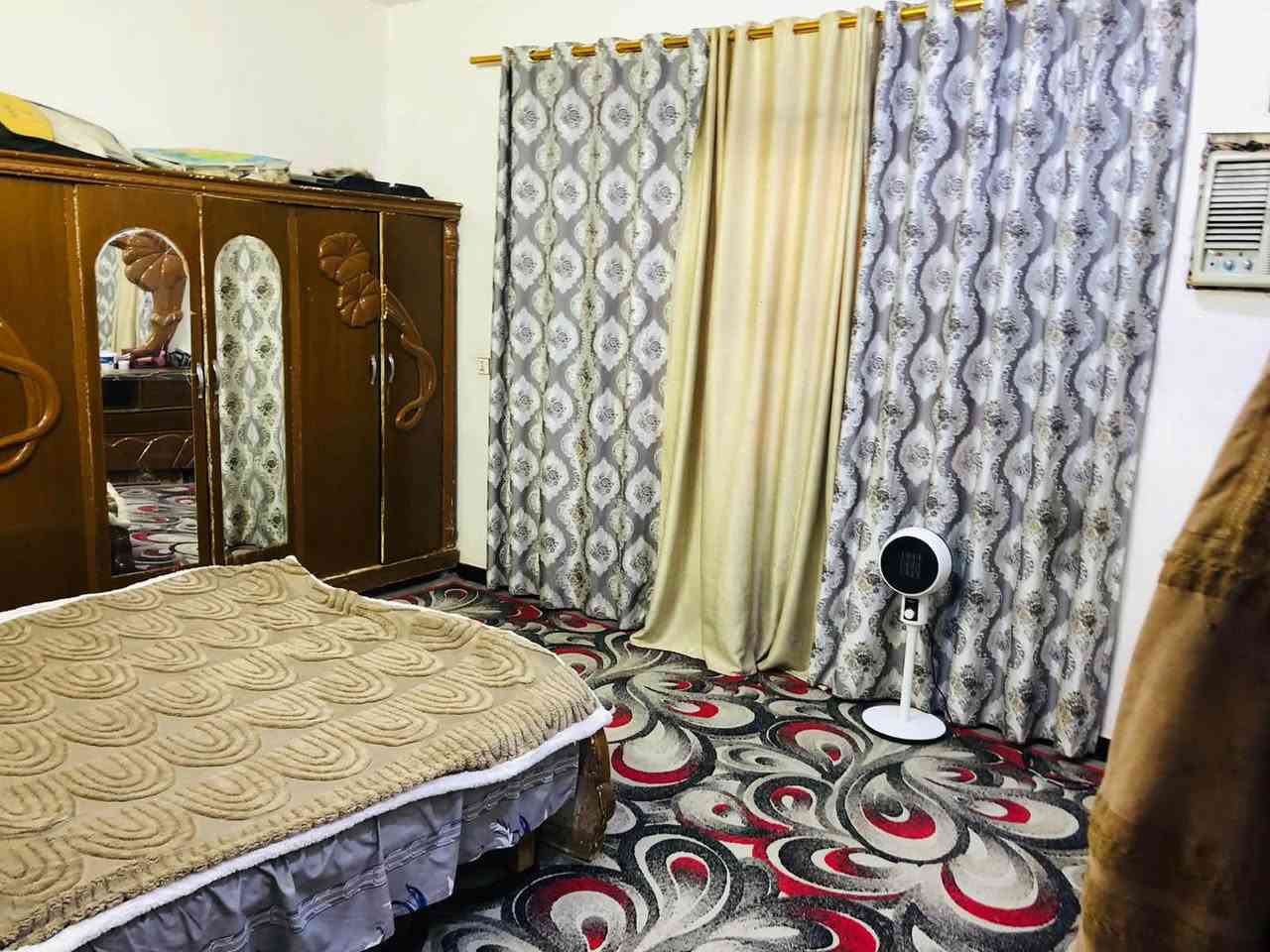 دار للبيع مع مشتمل السعر 160 زراعي ضمن عقود 25 

الدار يحتوي ع 2 غرفة نوم وصالة جبيرة ومطبخ واستقبال كبير+ حمام ضيوف 
و سويت حمامات خاص بالدار 
والمشتمل : 
يحتوي ع غرفة نوم وصالة من ضمنها المطبخ وسويت حمامات المساحة 600 متر بغداد جسر ديالى مابين الكرغولية والقرية النفطية
🛑ملاحظه البيت مع الاثاث كامل ينباع 
واتساب فقط ***********
