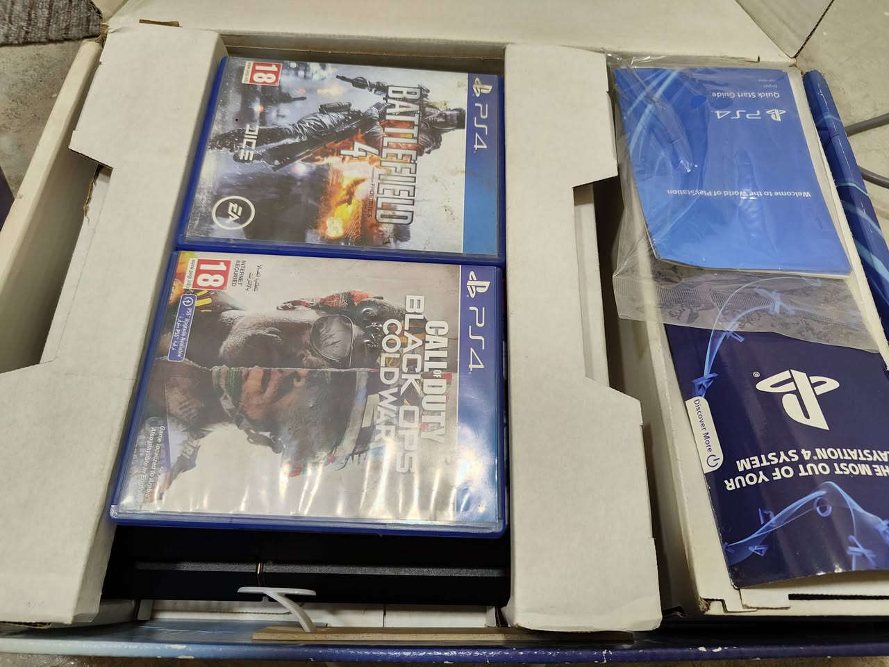 سلام عليكم 

Ps4 fat 500gb 

وياها حسابي الشخصي من 2014 عندي اشتريته وكارتونته وغراضه البلاديه كله باقي 
مفتوح فقط بيدي مبدل معجون حراري مابي صوت مراوح ولا شي استخدامه الكلي 4 سنوات فقط لان اشتريت حاسبه

الحساب بي فوك 150 لعبه 
الى 200 لعبه
وبي 8$ دولارات 
وياها اقراص اثنين هديه

السعر كلي 250 الف ويا الحساب وبي مجال

***********
