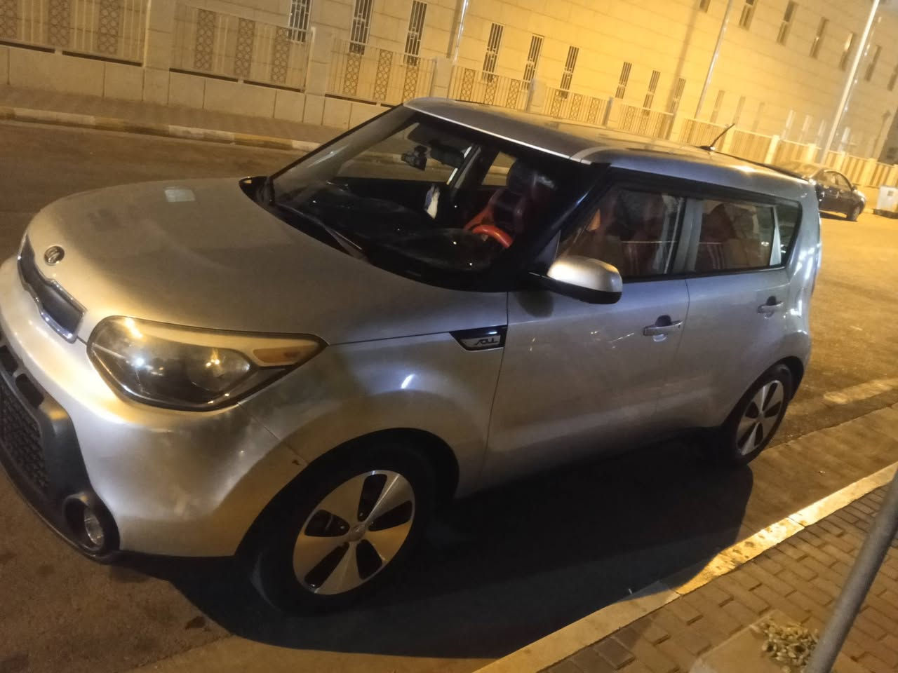 كيا صول للبيع موديل 2015 أمريكي حادثها جاملغ فقط عنوان الزعفرانية سيارة نظيفة صدر نظيف تحمل تاير جديد تبريد شغال السعر 117رقم الهاتف ***********
