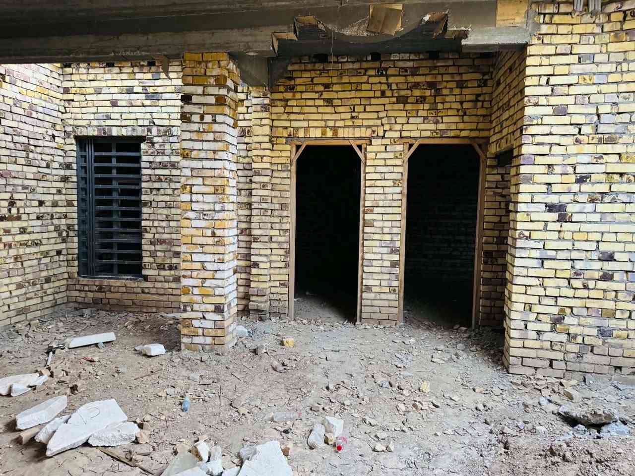 يا الله يا رزاق
بيت هيكل رقم للبيع معامله كامله
حي الغدير الثانيه
المساحة 200 متر 
البيت ركن
خدمات كامله  
قريب ع ساحه
البيت متكون من استقبال
 ومطبخ وغرفتين وصاله وحديقه داخليه 
وصحيات داخليه وخارجيه
 درج دوار 
للاستفسار اتصال او واتساب 

***********ً
