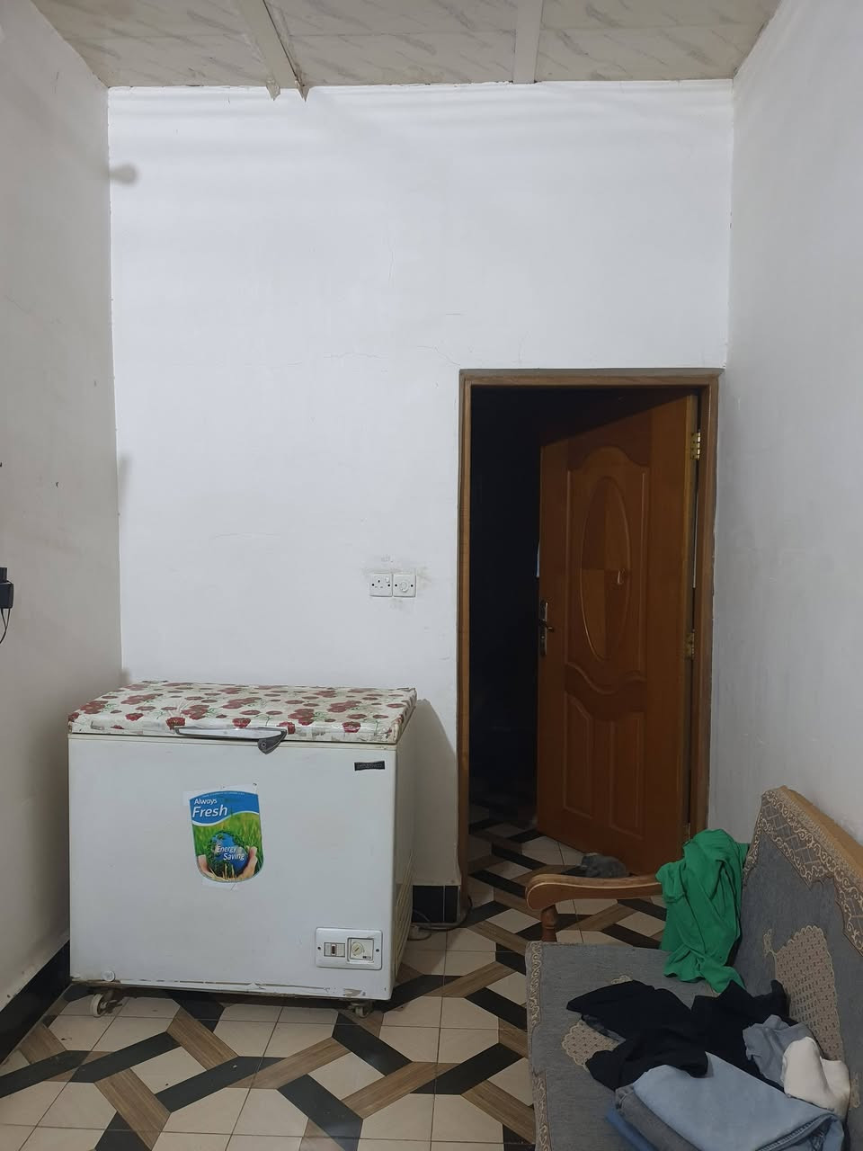 بيت سماحة 140 متر للبيع بمغربة خلف مطعم ابو عفاف بناء قديم اعكادة السعر بة125 وبي مجال 
***********
@الجميع
