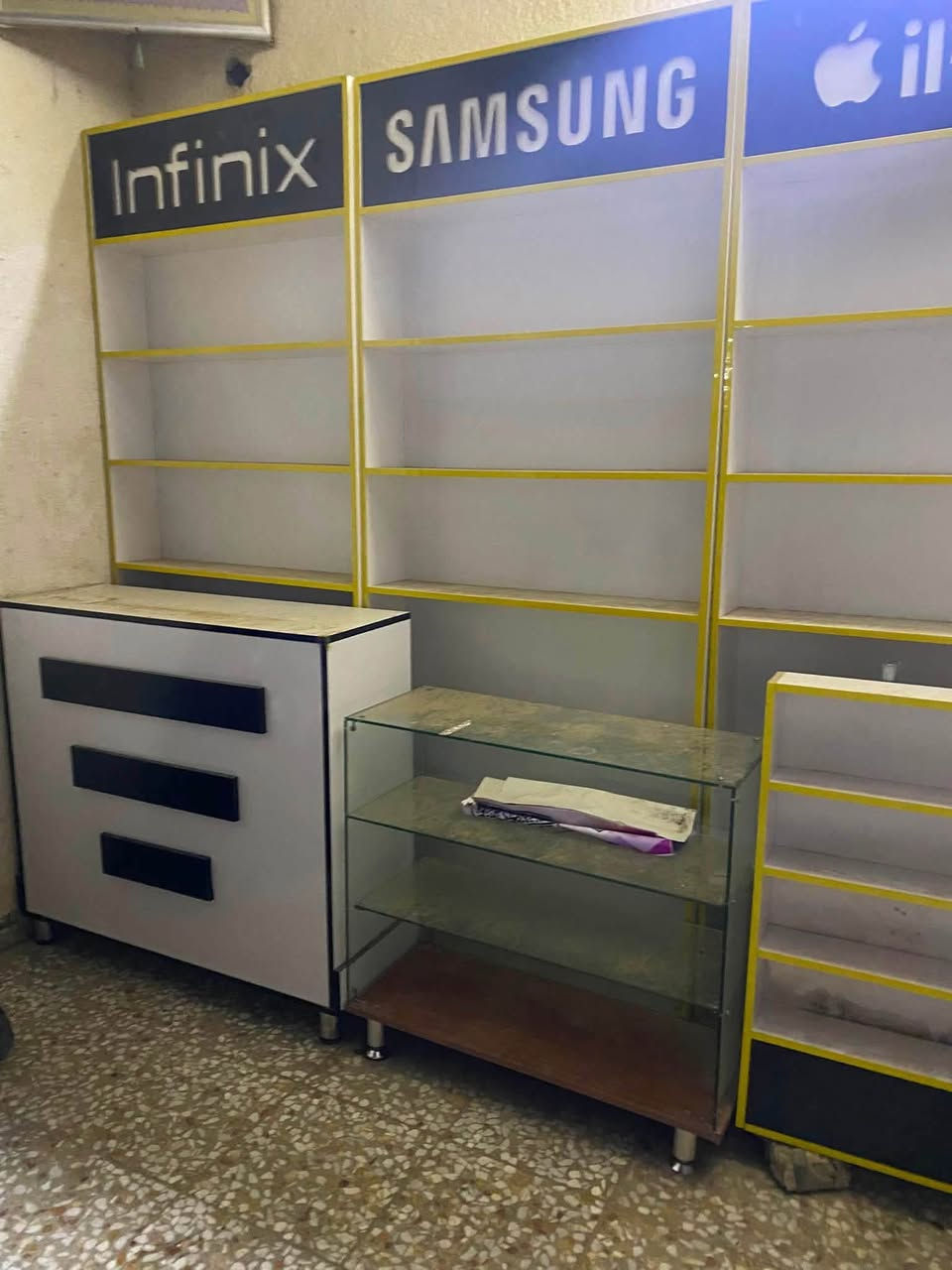 ديكور مال موبليات للبيع مكاني بغداد زعفرانيه نضيف كلش ب350 وهذا رقمي ***********
