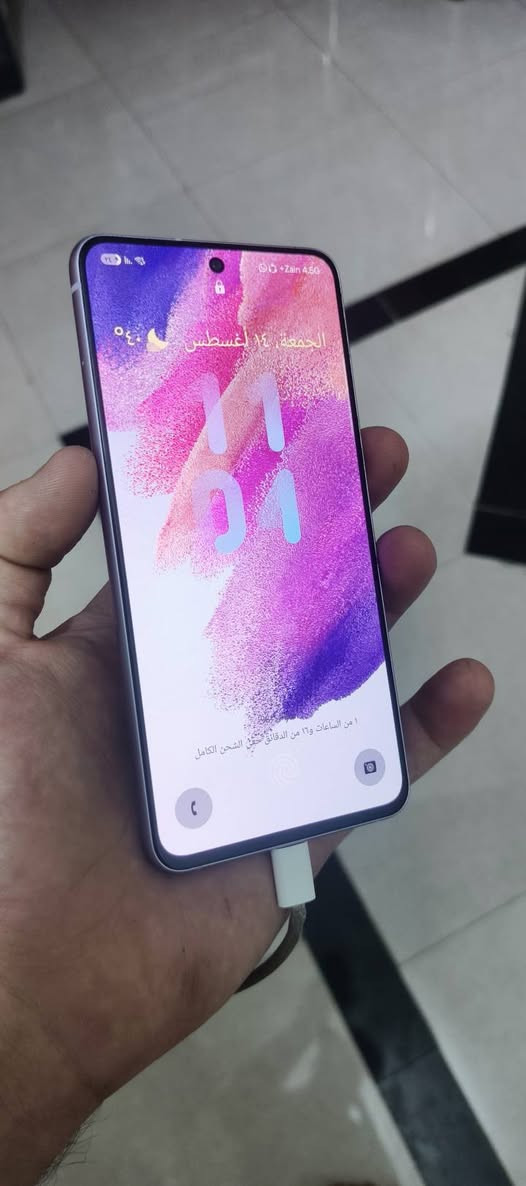 سلام عليكم.  سامسونج S21 Fi5g 
ذاكرته. 256 دبل. شريحه. 
للبيع او المراوس. شعندك. نزل. 
عنواني النجف الاشرف. 
رقم الاتصال. ***********
