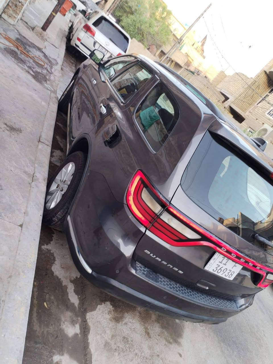 دوج دورنكو 2014 رقم بغداد باسمي محرك 3600 المرغوب كير ومحرك خير من الله سياره فوووول مواصفات عدا الفتحه 
تبريد 3 قطع 
حادثها بنيد وجاملغ فقط لغد شاصي مكفول 

السعر 147 وبها مجال بصيط 
العنوان بغداد البلديات
رقم الهاتف ***********
