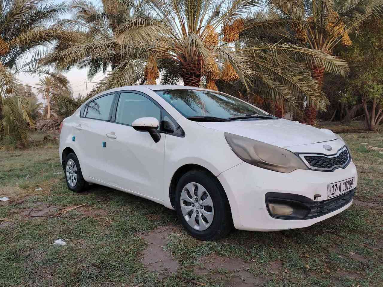 السلام عليكم كيه ريوو موديل 12خليجي بيها ثلاث قطع صبغ بدون دواخل وبدون ضربه قويه گير ومحرك شرط السياره رقم مثنى انگليزي  بأسمي مداور ثاني يوم محرك 1600 
السعر 73 وبيها مجال قليل للشراي *********** Singapore
