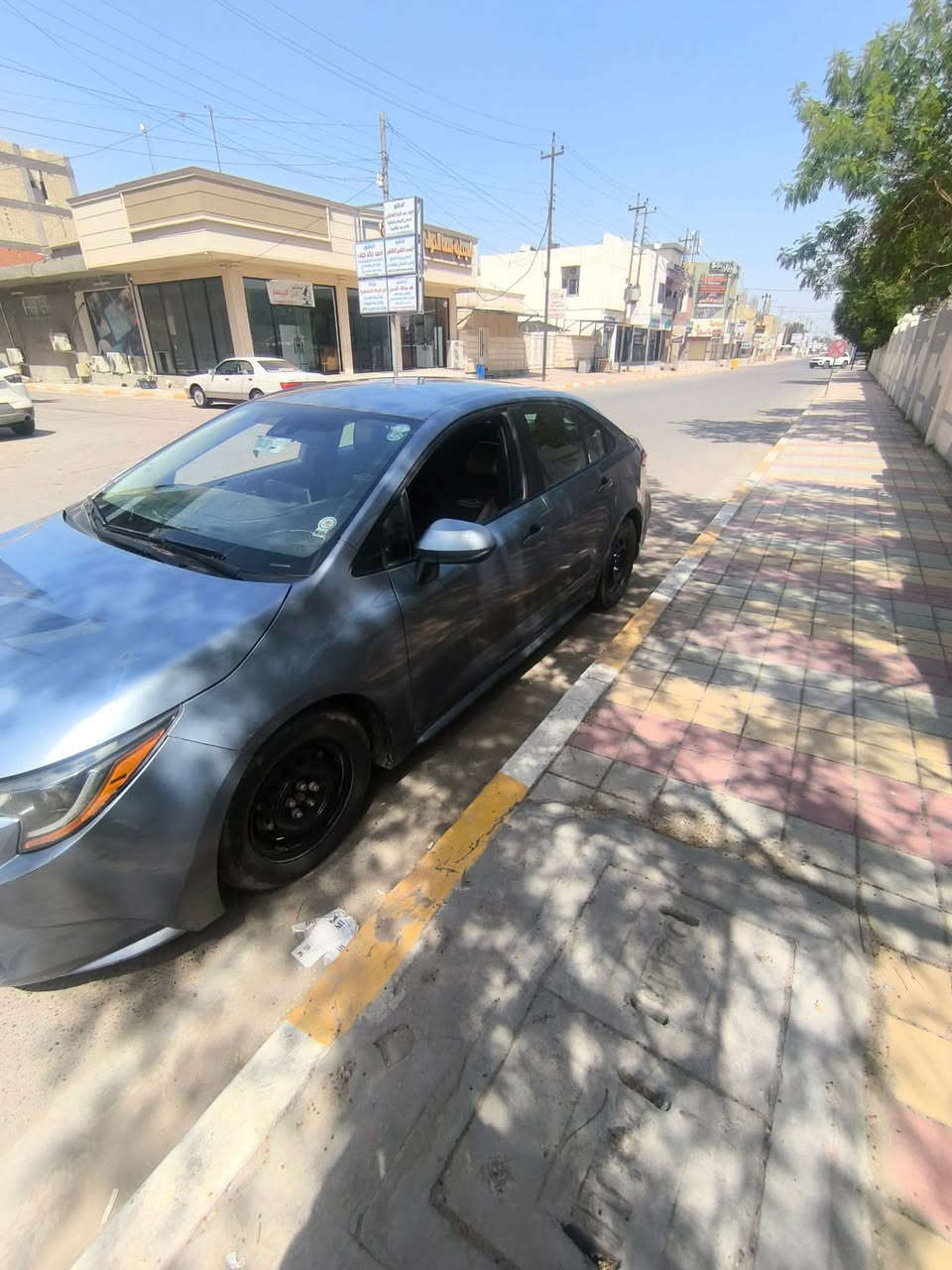 السلام وعليكم للبيع كورلا ٢٠ أمريكي رقم أربيل بيهه باب السائق مصبوغ وجاملغ بدون دواخل السونار موجود مواصفات معروفه مكاني بغداد الكرخ السعر ١٣٣ وبي مجال لشراي اتصل ***********
