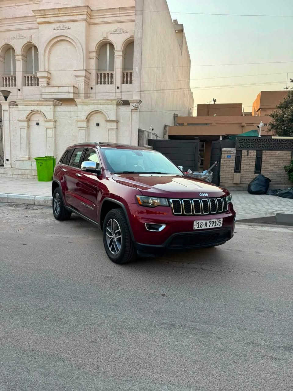 يالله السلام عليكم
جيب لاريدو للبيع 2017 4x4 
سونار مرفق بل نشر 
قطعتين تبدين اصليات بدون صبغ 
فتحه.  بصمه. مانع انزلاغ رادار جانبي رادار   خلفي رادار امامي حساسات لسياره فول للخير 
تخم تاير صدر امامي خلفي 
سنويه جديده تحويل اشاير بل مري 
لسياره فول للخير خير من الله 
مكان السياره بغداد 
السعر والاستفسار انتصل على الرقم
***********
