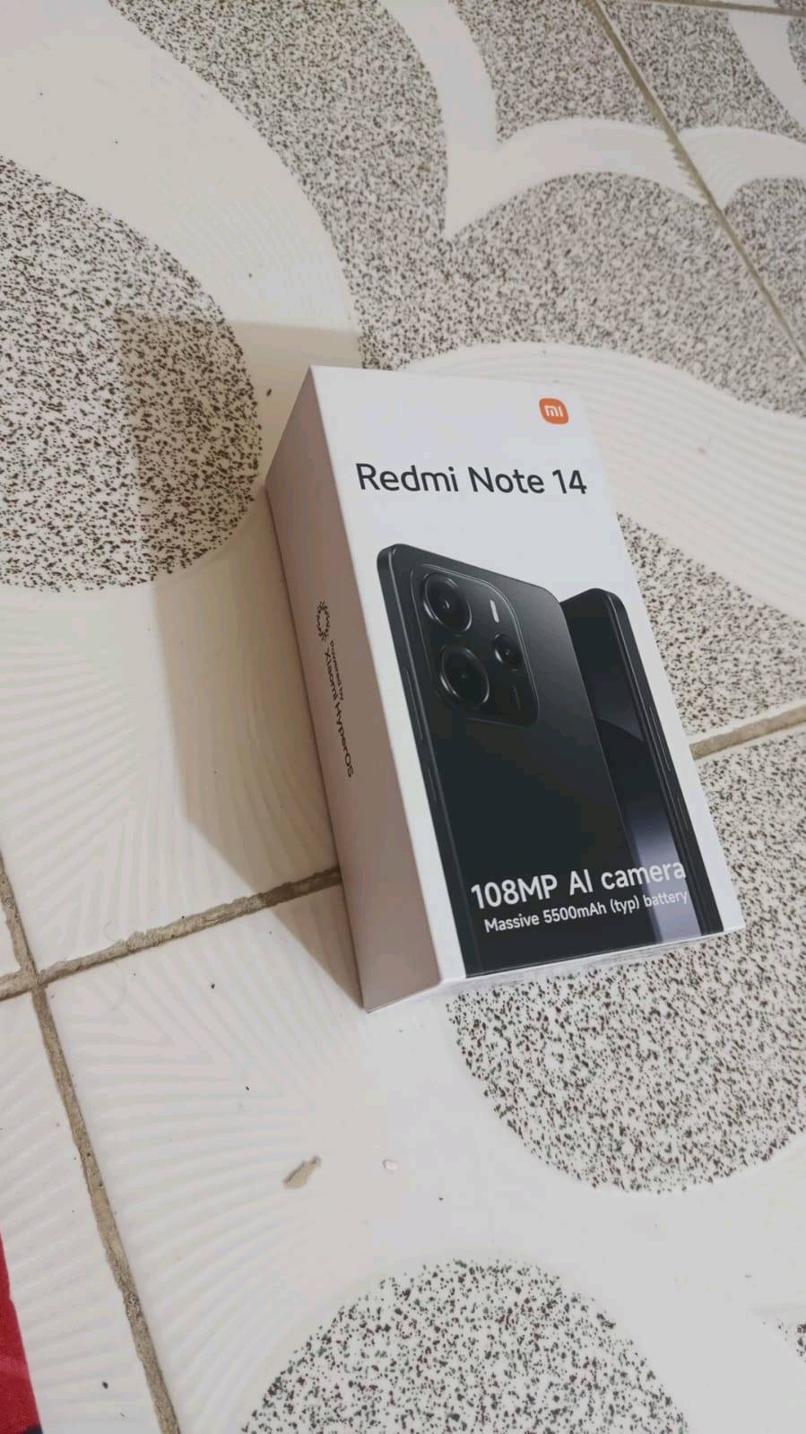 متوفر جهاز Redim Note 14 ذاكره الجهاز 256Gb يأتي مع شاحنه 33w وكارتونته ولزكه حمايه يشغل 60 فريم اغلب الالعاب  بطارية الجهاز 5500mAh + اكو فطرين بسيطات بلزكه مال شاشه وليست الشاشه يجي الجهاز ويه كامل ملحقاته العنوان بصره حيانيه سعر الجهاز 200 وبيه مجال للتواصل خاص او علا هذا الرقم ***********