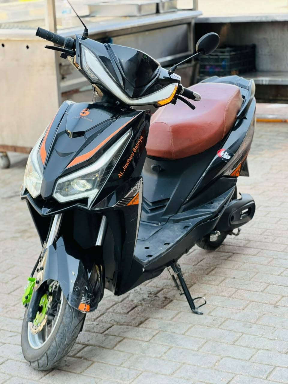 سلام عليكم عندي دراجه شحن سكنس نضيفه لايتات دبل اشاره ست بطاريات 32امبير دبل اشاره اشاره يمنه يسره
لايتات قويه لايت عالي ناصي بك لايت هورنات تقسيمه ديجي تايرات جوبلس دبلات جدد سويج و بصمه 
دراجه تخبل وحلوه عله اخر حبايه 
مكاني بغداد مدينه الصدر 
رقم*********** بيع مستعجل كلش 
   سعر 460🤑 دراجه والله جديده ملف عقل باتريات تفحصهن بيه نضام بك يعني دراجه ما عوزه شي متوازي عله فلوس وريد ابيعه
سلام عليكم عندي دراجه شحن سكنس نضيفه لايتات دبل اشاره ست بطاريات 32امبير دبل اشاره اشاره يمنه يسره
