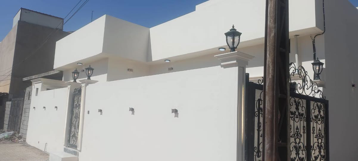 ☑️☑️☑️إعلان 
☑️دار للبيع بلديه مساحته 180 متر ركن 🏠🏠
☑️بيت صفر زيرو مامسكون فول مواصفات 🏠🏠
☑️يتكون من غرفتين نوم صاله كبيره مطبخ حار بارد 
☑️هول مشترك درج داخلي بيتونه 🏠🏠
☑️فول مواصفات 🏠🏠
☑️موقع العقار حي العسكري عله شارع 20 🏠🏠
☑️قرب جسر ليلان 🏠🏠🏠
☑️استفسار عله الرقم ***********☎️
