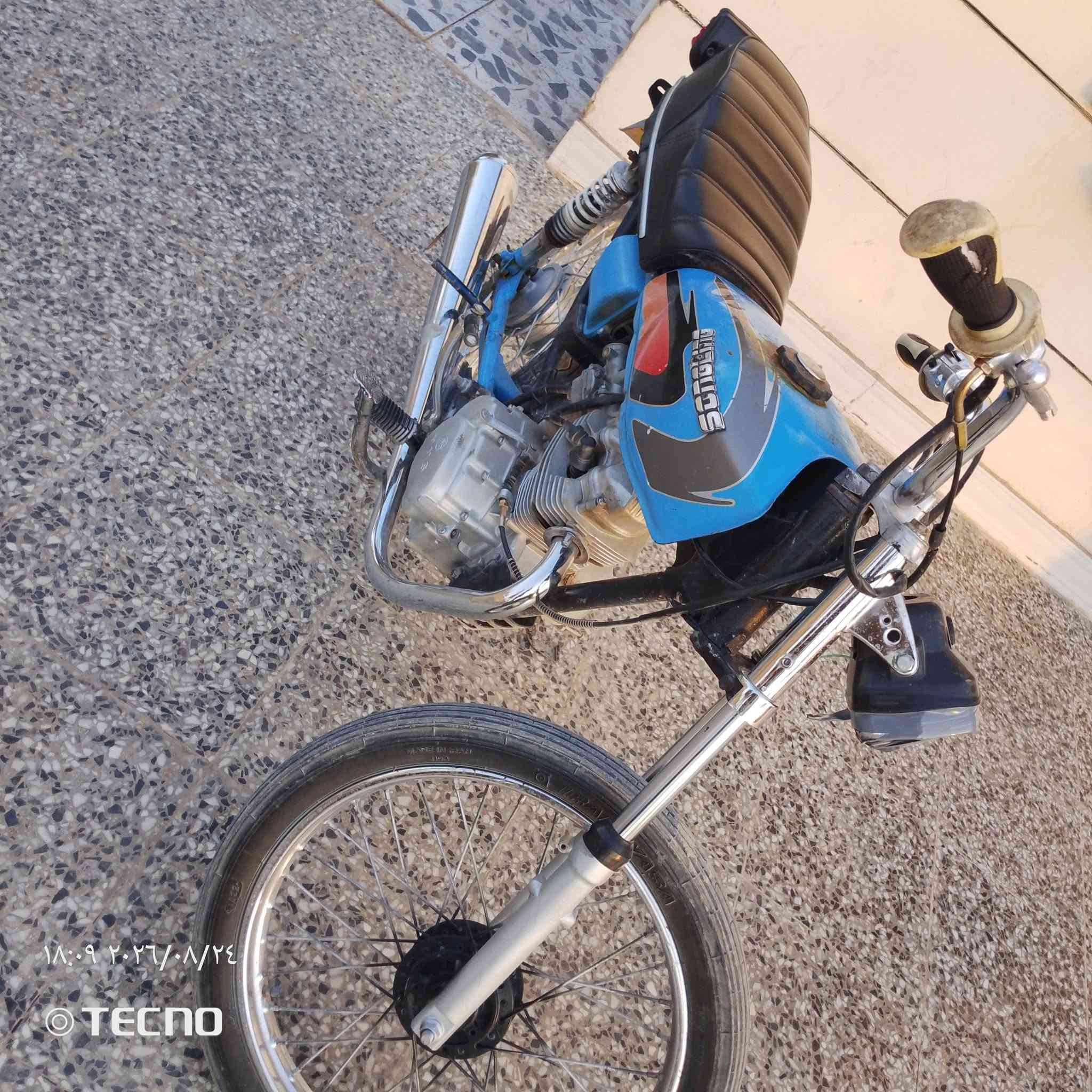 السلام عليكم دراجه نامه شلامجه البيع ومراوس سعر 300 مكينه نضيفه وشلعه وين ما تريد ترح بيه روح الستفسار ***********
