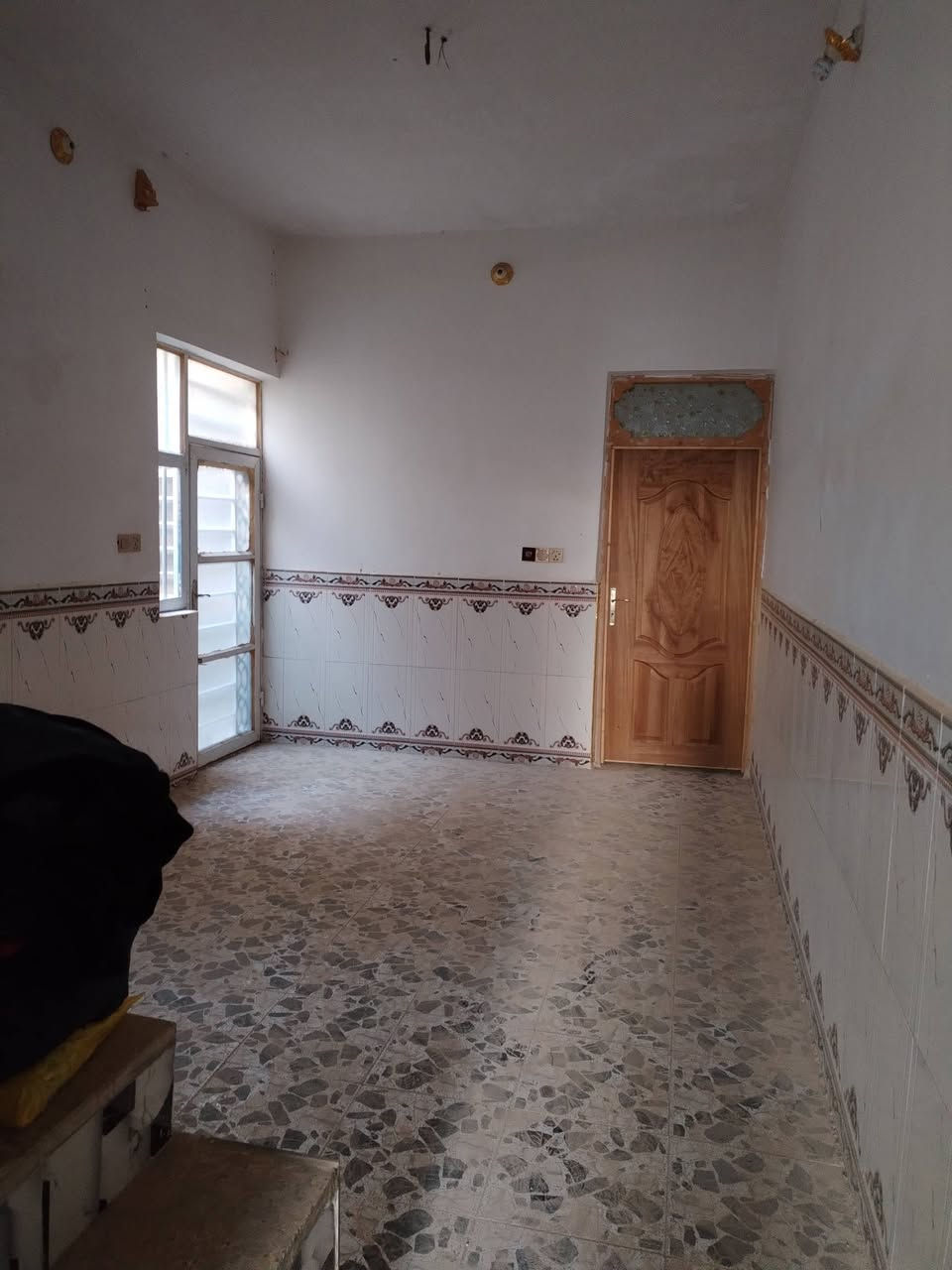 بیت 100م للايجار  ✅ 
حي نداء شارع جامعه الكفيل شارع المدرسه الورديه 
قرب جامع امناء الرحمن 
سعر الايجار 250 ألف  💸 💸 
يحتوي على غرفه وصاله واستقبال ومطبخ وتانكي ماء و سخان
للتواصل على هذه الرقم  ***********

@إشارة
