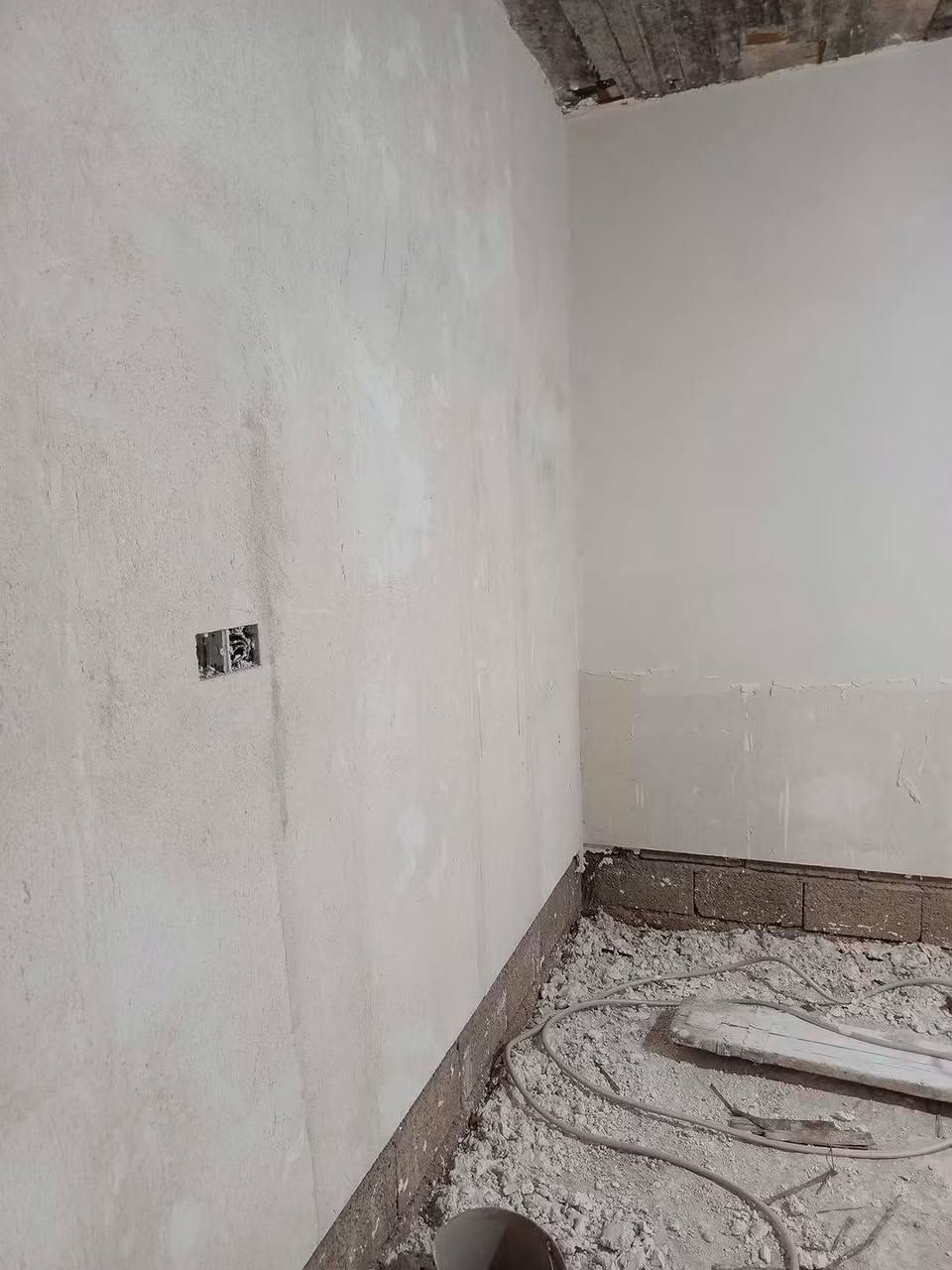 كادر لبخ متفرغ 
شغل نظيف ويرضي الله
 داخل كركوك فقط 
الجص 3500 المتر طبك مسطرة 
تشميع ولبخ 3000 المتر 
‏‪***********‬‏
