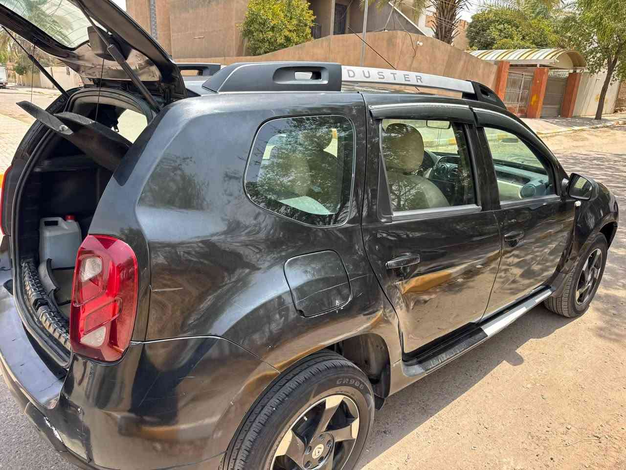 السلام عليكم
رينو داستر 2018
رقم بغداد حره تحويل مباشر
مكفوله من الصبغ والتبديل بيها بارد بالباب الخلفي
 وكير ومكنيه ممفتوحات
تبريد ثلج
جاهزه وجديده مابيها نقص
السعر 68 وبيهه مجال 
عنوان تكريت
  للاستفسار ***********
