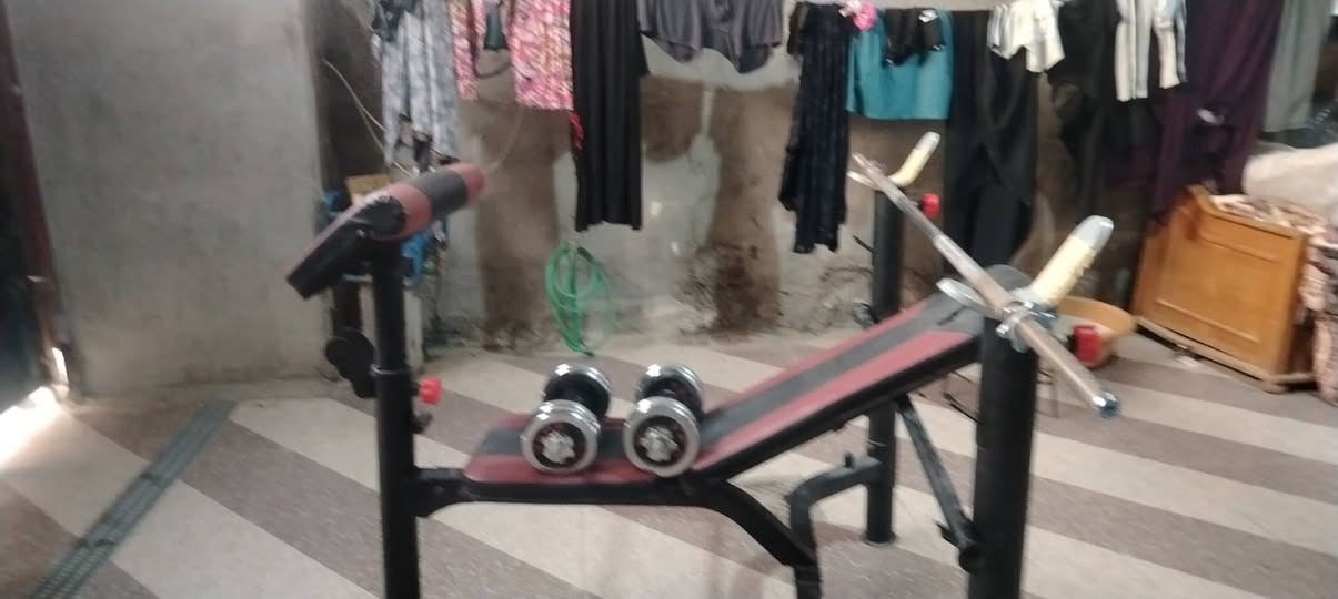 السلام عليكم
للبيع مصطبه اعلى واسفل ومستوي مع شفت طويل وقفل وزن زوج ومع دمبلص زوج السعر جداً مناسب 
مكاني الانبار الرمادي الاستفسار ***********
