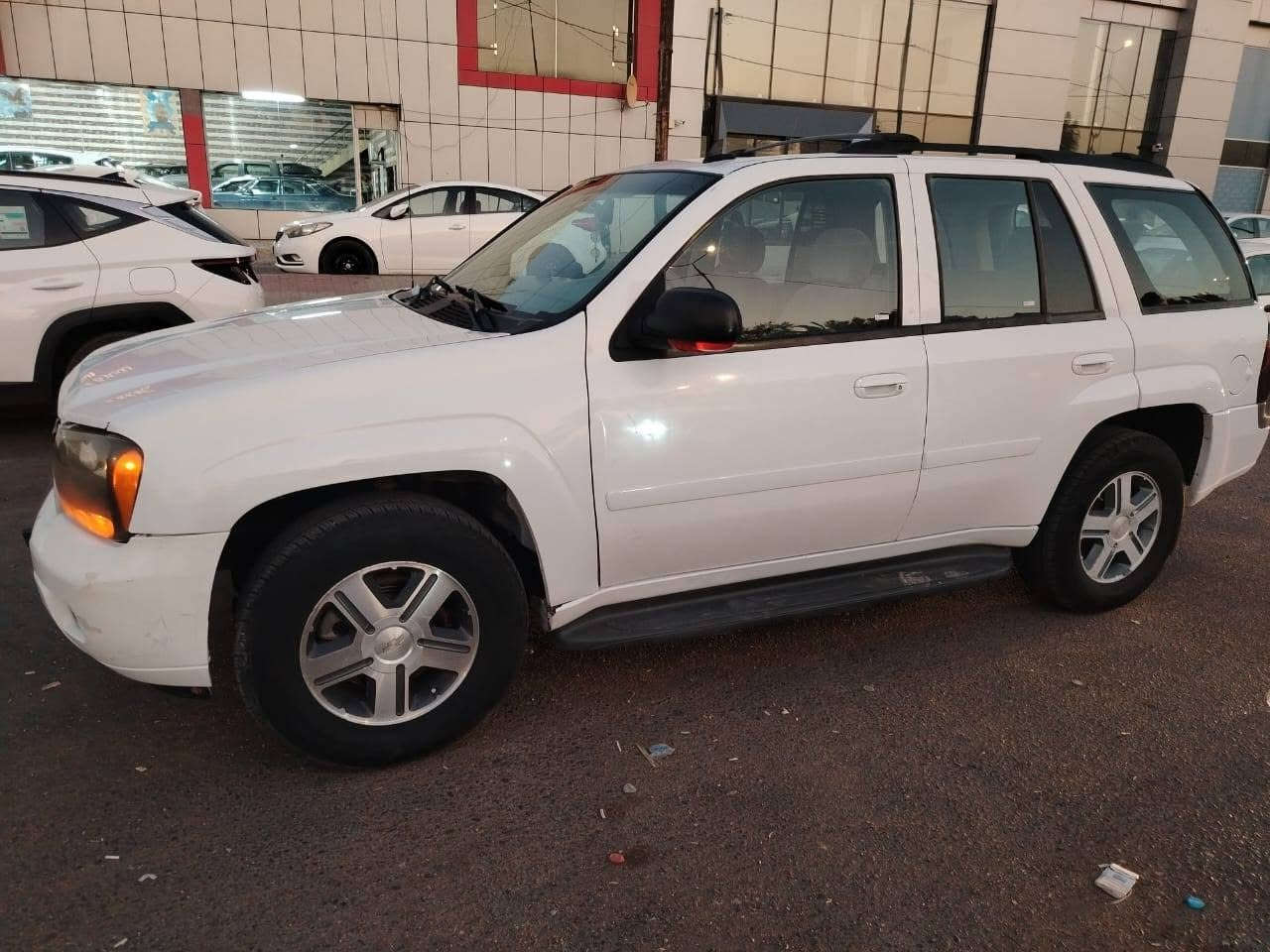 ياالله السلام عليكم
 بلايزر للبيع موديل ٢٠٠٧ LTZ رقم بغداد بأسمي تحويل ثاني يوم محرك ٨ سلندر ٥٣٠٠  تبريد منضومه جديده ثلج صدر جديد قبل سبوع شديته نفض خلفي امامي تايرات تخم حتا السبير نضيف   السياره مال جناي. محرك كير مكفولات.بيها طخه بل جاملغ بصف الصايق مثل ما موضع بل صوره   السعر105 مال بيع  مكاني بغداد  الاتصال ع الرقم )(***********) بي واتساب اتصل وتدلل
