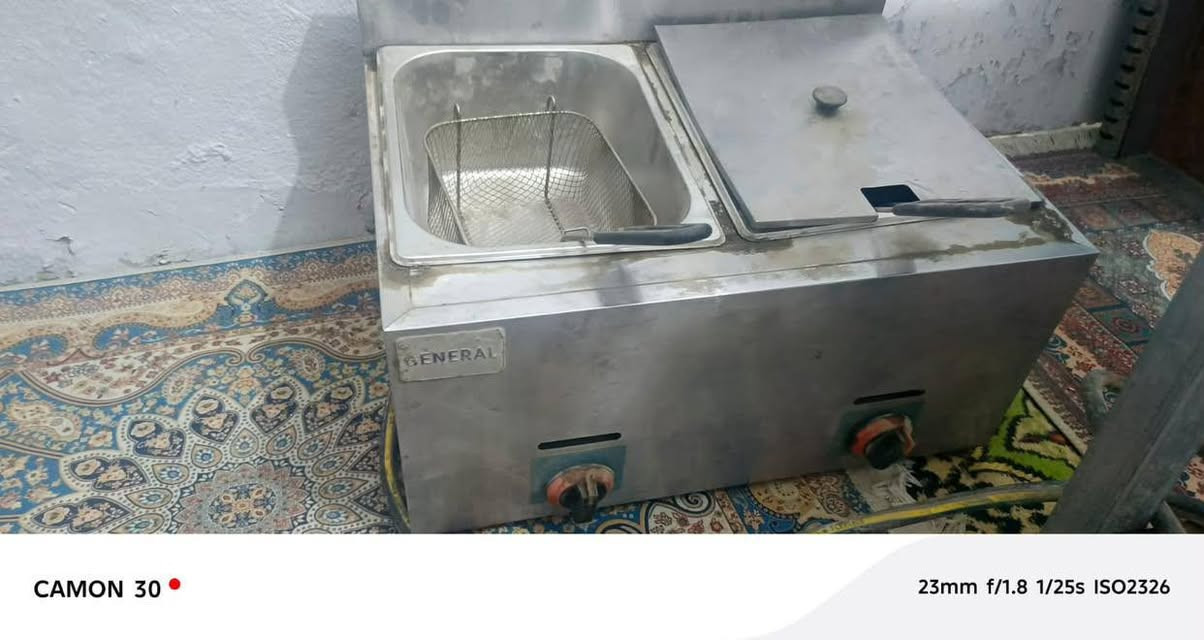 قلايه كنتاكي للبيع  بسعر مناسب استخدم قليل وكلش نظيفه 
للتوصل وتساب او اتصل فقط فقط 
***********
