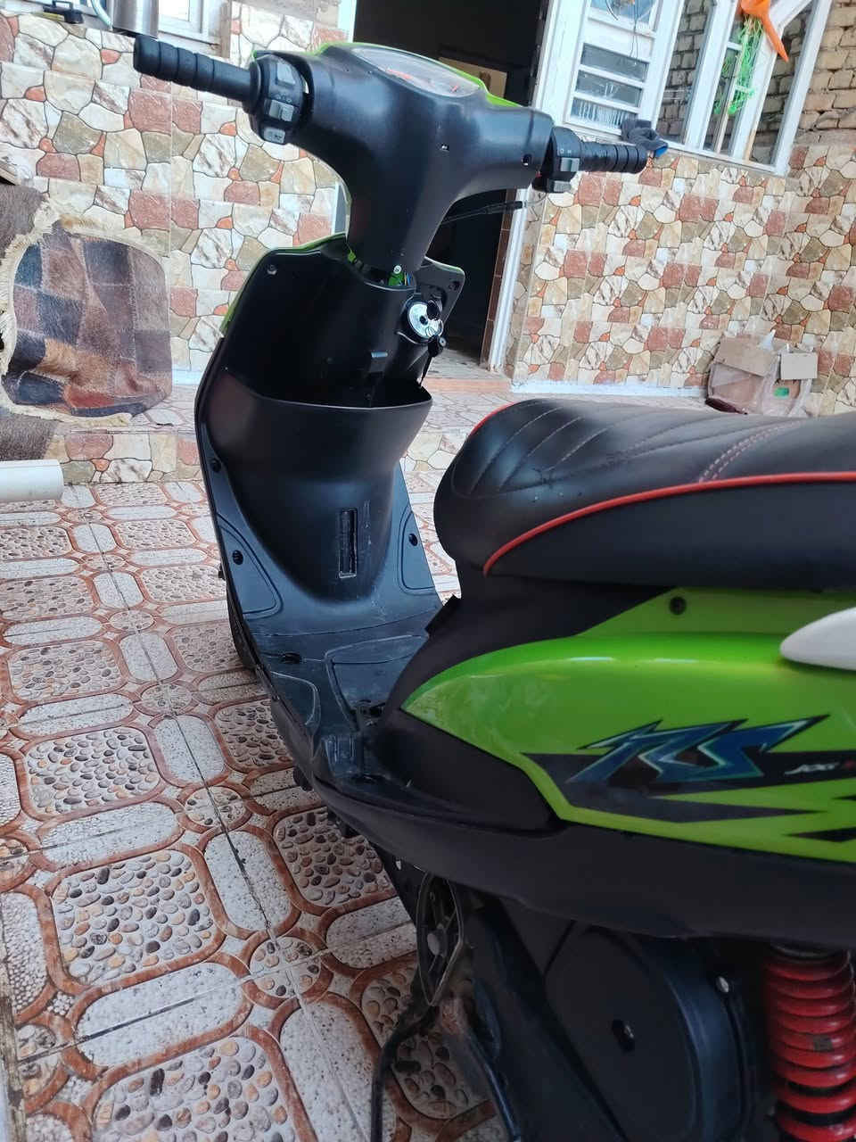 سلام عليكم دراجه ماكس عدله لبيع ب ٣٧٥ الف قفل وبدون عمله رجاء دراجه كاطعه نار بلك شغلته بسيطه ابيعلك كوم حديد 
وهذا رقمي بي واتساب ***********
