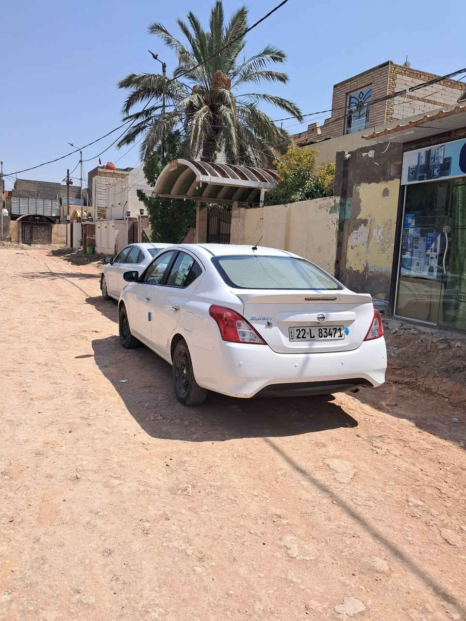 نيسان ٢٤ بأسم شركه وعندي وكاله 
ماشيه ٥٩ بيها بارد قليل بالباب الخلفي 
سعرها ١١٠ مع المجال مكاني ديوانيه 
***********
