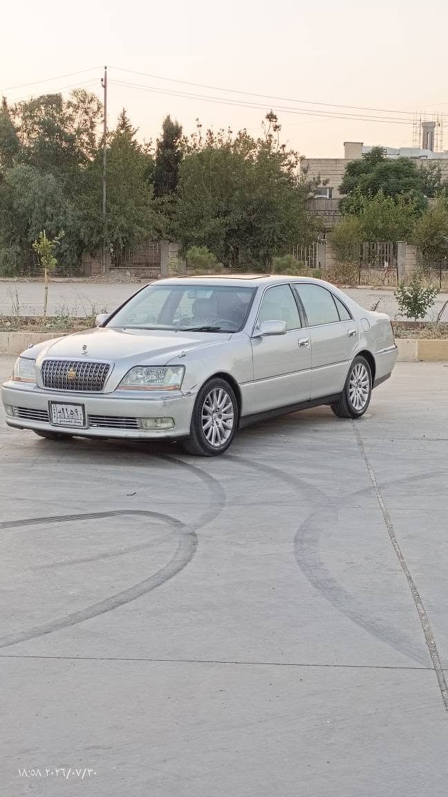 سڵاو 
تۆێتا کراون ماجێستا 2004 4300 V8  مووس گێڕو مەکینە و دووکەڵ و بوخاری بەشەرت فوول فوولە سەیارەکە بەس سڵاید نیە تەبرید مەرکەزی کوشن جڵد کوشن کارەبا  سەلاجە پەردە چواردووگمە ئاوێنە کارەبا  ئاوینە هیتەر  قوفڵ مەرکەزی بەگ لایت هیتەر ناوزەرد ناو فۆڕمیگا دەبڵ ئێرباگ شان ئێرباگ کوشن ئێرباگ  چوار تایەو ویلی زۆر باشی لەسەرە بێ مەسرەفە دەعموو لێدراوی بڕاوە و کەڤەر گۆڕاو بەشەرت سەیارەکە کتابی گومرگی لەگەڵ و کتابی جنوبی لەگەڵە سعری 38 تۆزێ مەجالی برایانە
ژم. ***********
گۆڕینەوەش دەکەم لەسەردڵ گرتن السليمانية, العراق
