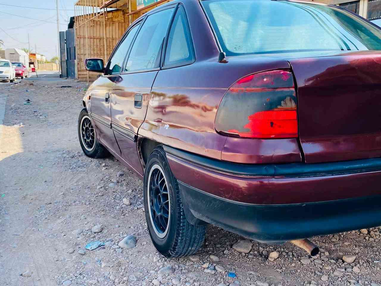 استرا
كير عادي 
حجم ١٦
٣٥ وبيها مجال 
***********
