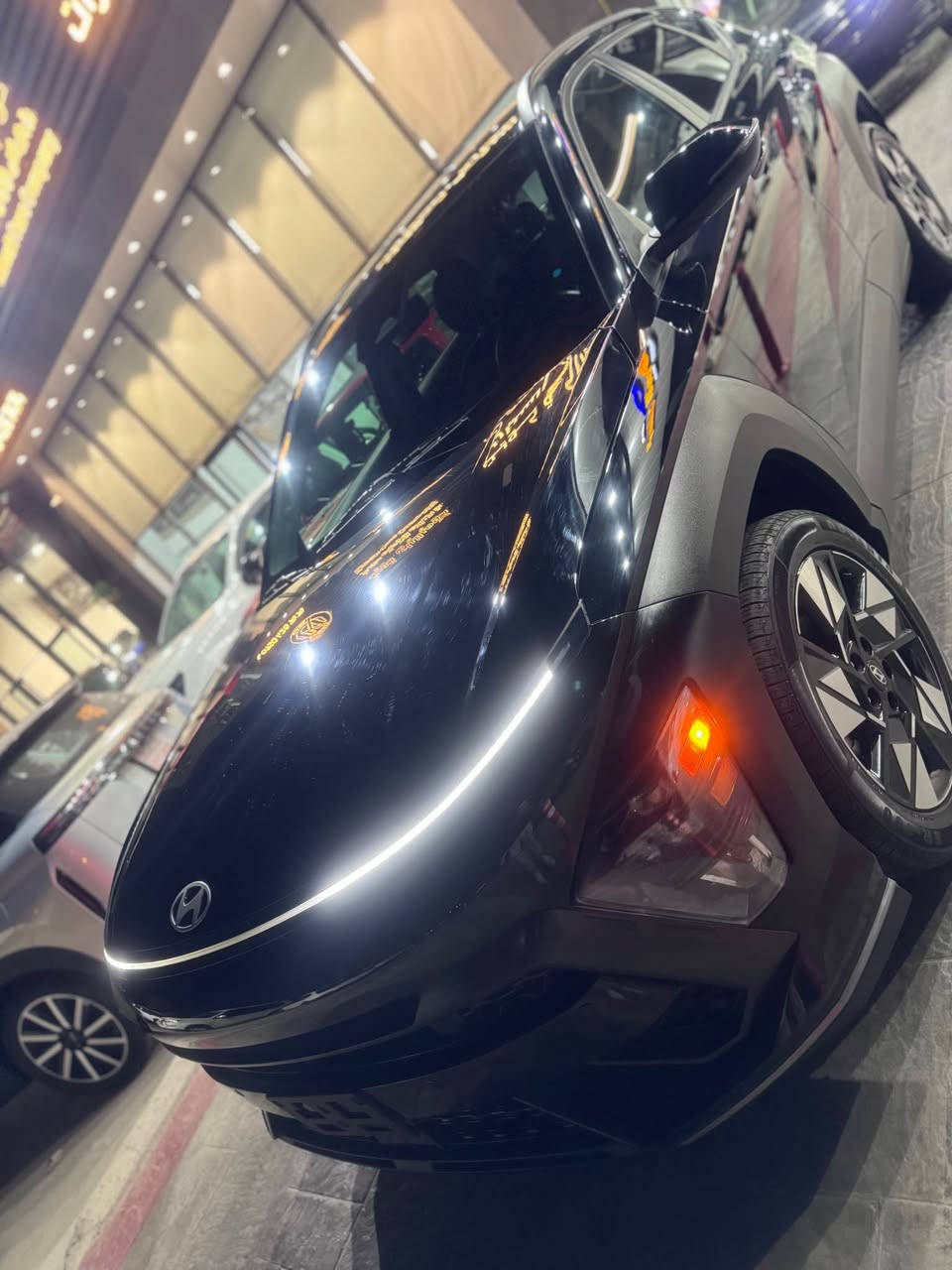 Hyundai kona 2024 
هيونداي كونا 2024
اسود ملكي
فول ماعدا فتحة 
بدون دواخل بدون اي ايرباكات كلها سليمة
حادث خفيف جدا نص قطعة صبغ
فول ال اي دي شاشات 
جديدة جدا بيع سريع
اربيل / شركة الوتين
موبايل ***********
موبايل ***********
واتساب اجاوب او اتصال
السعر 158$ أربيل, العراق
