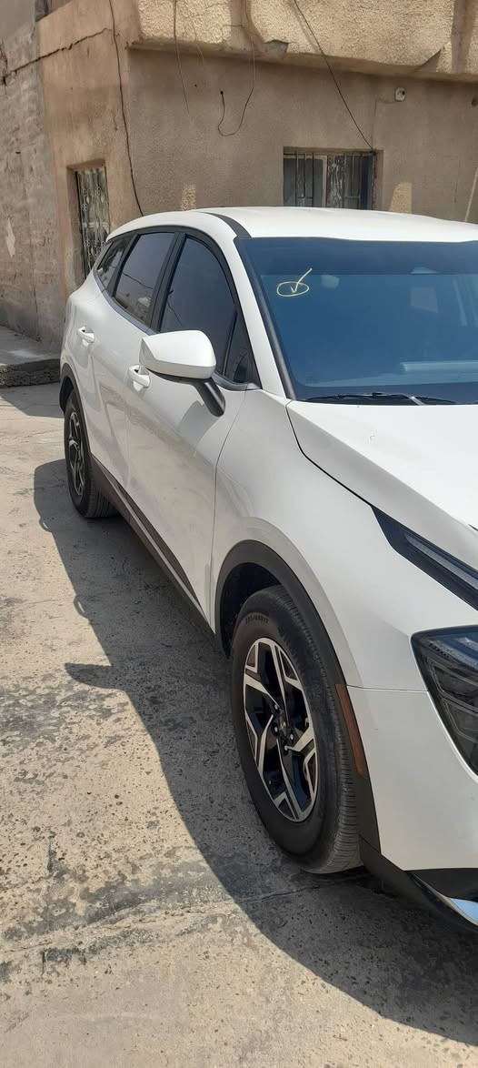 يالله السلام عليكم اسبورتج ٢٠٢٤ وارد امريكي لون ابيض حادث بنيد فقط تبديل حاويه بدون صبغ عداد ٢٣ الف ميل السياره اسويج رادار امامي خلفي جانبي تحديد مسار تبريد قطعتين حساس خلفي كامره دواره ثلاثة انظمه للقياده اطفاء ذاتي عند التوقف بالازدحام بدون رقم تترقم بكافة المحافظات حسب سكن المشتري للتواصل واتس *********** و*********** العنوان/ بابل قرب سيطرة الاثار
