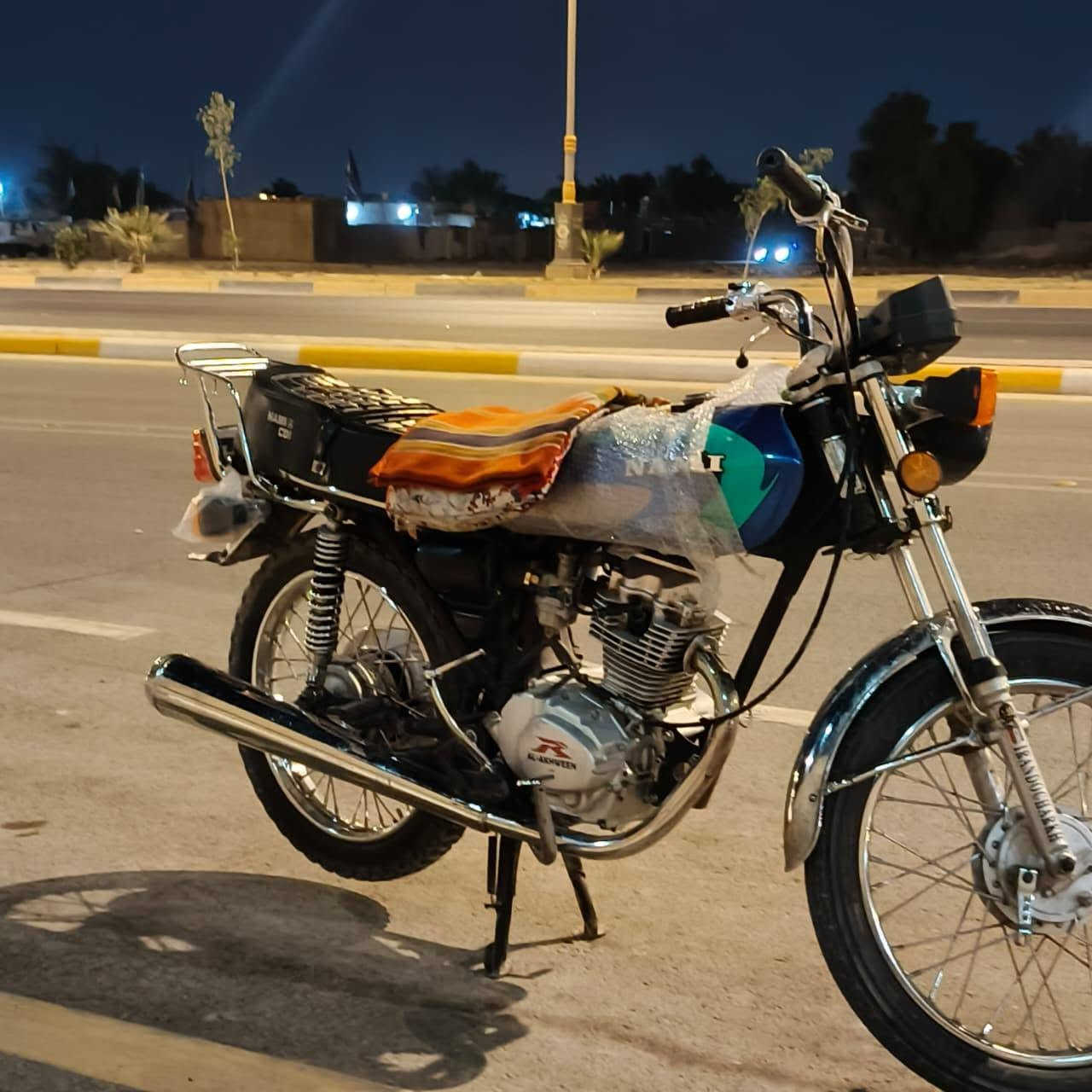 سلام عليكم
دراج اربعه كير  
الشاصي نامه شلامجه مديل 2019 
(الدراجه أوراق أصولي) 
المكينه رابيدو مبدلة فقط ولفات 
الدراجه ناعمه وخير من الله 
نقصها بس ضفيره وباتري فقط
السعر 650 
للاتصال على الرقم ***********
