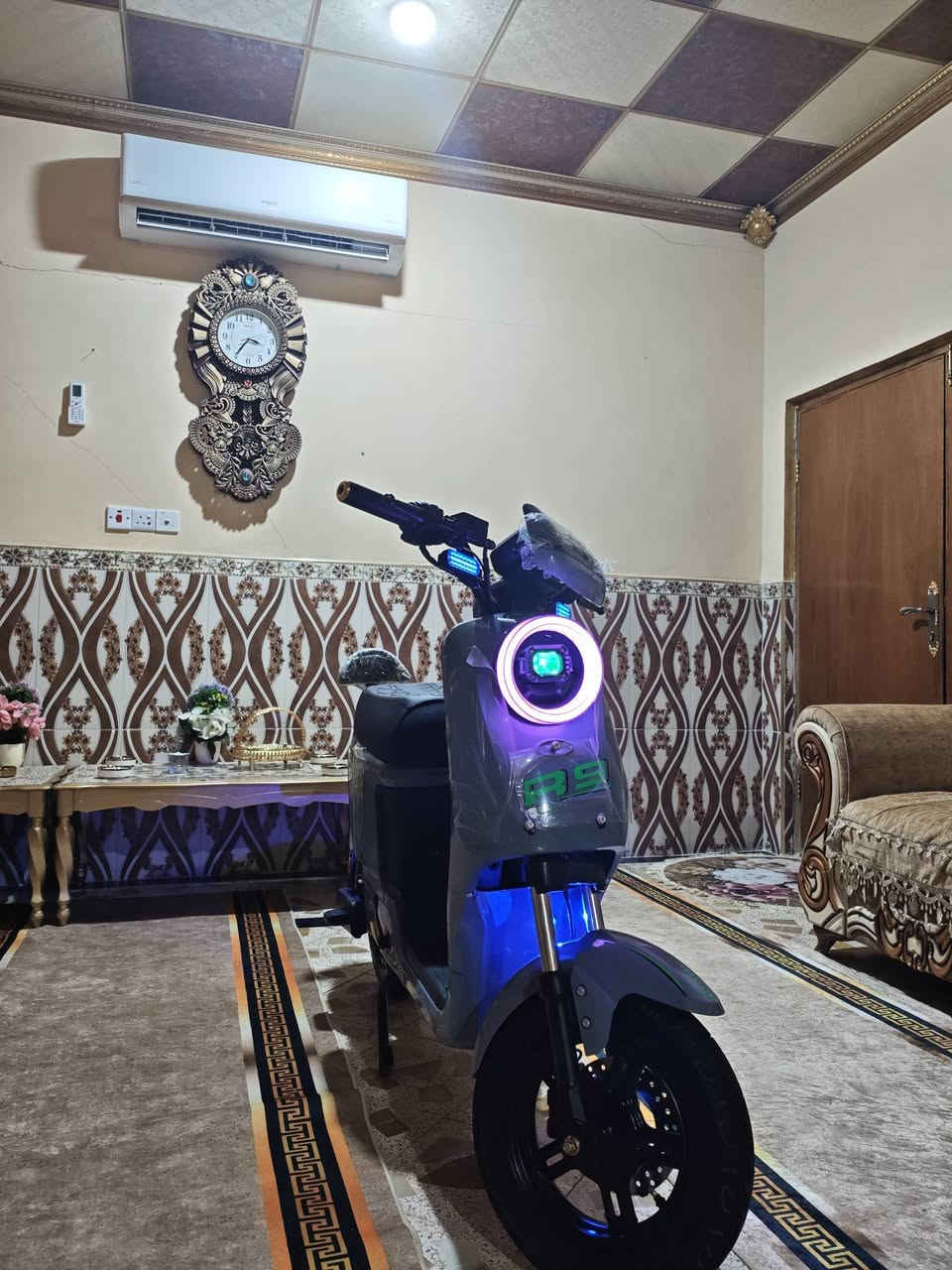 سلام عليكم
دراجه شحنR9موديل 2026 وينلي فول مواصفات ✅ بطاريات عدد5اصليه ✅نظام Rرجوع الى الخلف ✅شاشه دجتل نظامه بلوتوث   تحديد اعطال 4سرع ✅بريكات هيدروليك قويه جداا ✅السرعه القصوى70KM✅جهاز انذار ضد السرقه✅ملف 1200✅لايت LEDزنون ✅سويج /بصمه /كارت ✅اشاير دبلات عدد 4✅

دراجه نظيفه 
السعر 525وبيه مجال بسيط 

مكان البصره
راسلني خاص او رقم ***********
