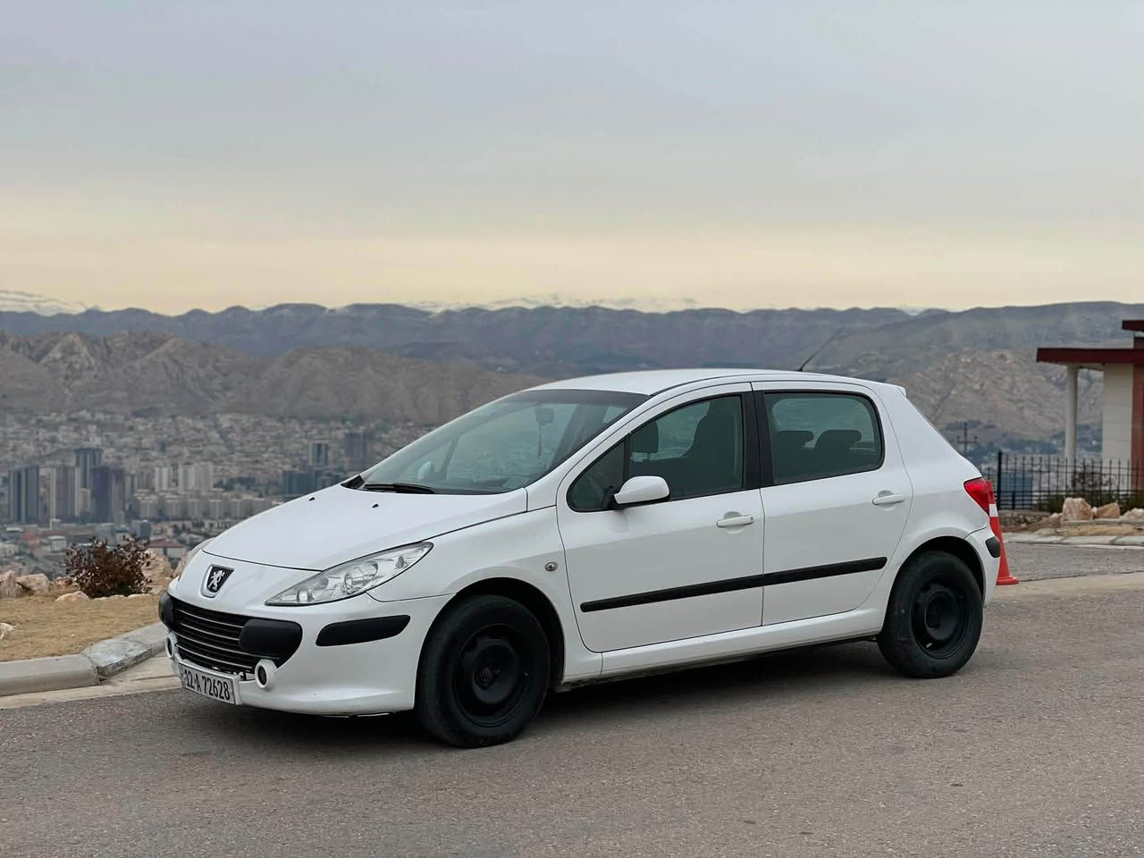 بيجو 307 2006
بدون صبغ فقط دعاميات بدون ظرر نهائي 

كير محرك شرط تبريد ثلج طخم كامل خلفي امامي جديد

ما ناقصها اي شي تجي تشوف احلى من الصور وين ما تحب تفحص وتتأكد 

 فيديو للداخل كامل موجود داخل المنشور 

سياره باسمي تحويل ثاني يوم 

*********** للاستفسار مكاني موصل
