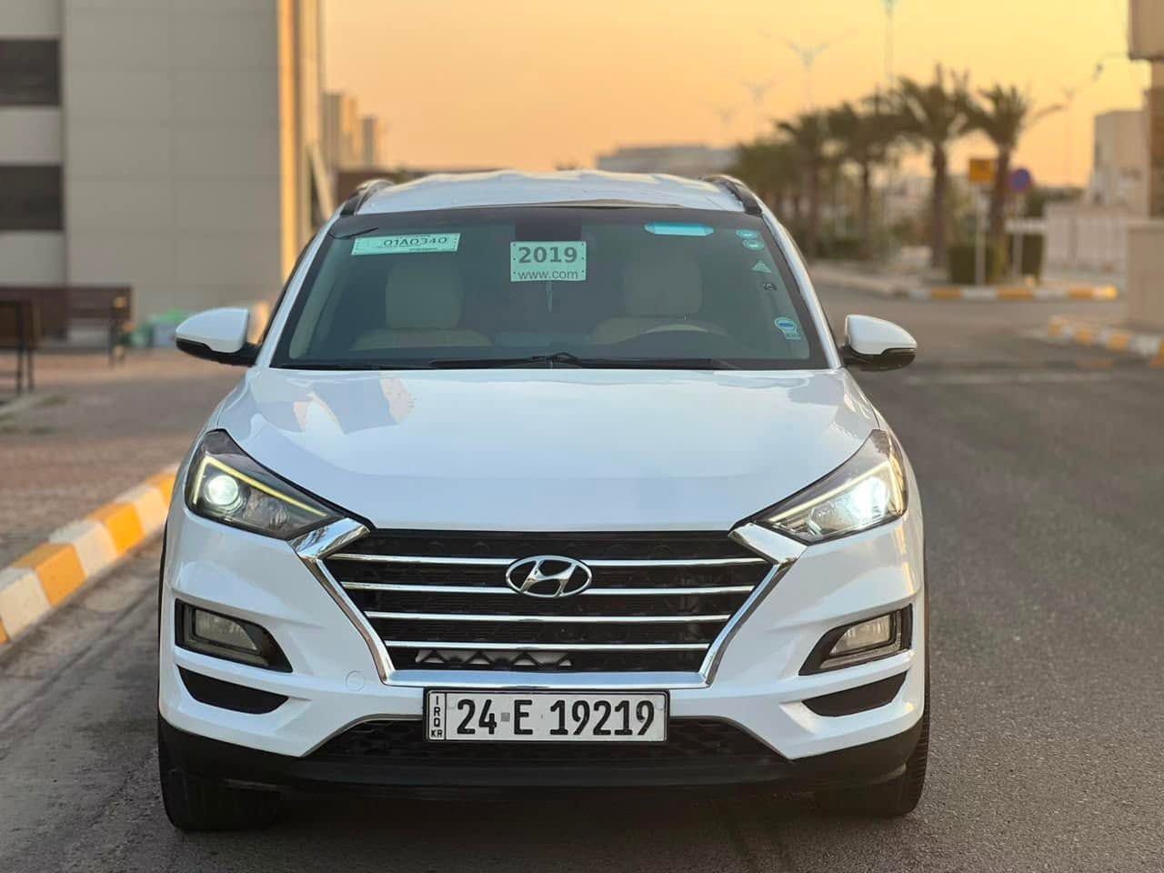 السلام عليكم للبيع بسعر مناسب توسان 2019 خليجي فول مواصفات ماعده البنوراما كير/محرك/صدر/تايرات/كهربائيات/ كله شرط 
كير محرك شرط لاصوت ولاتنقيص ولاتبخير ⚔️
تبريد ثلج❄️ تدفئه نار سياره حلوه وجاهزه ومال جناي شرط بدون نقص معروفه مواصفاته مايحتاج اذكرها رقم دهوك دولي سنويه وهزه ورقم كله جديد بأسمنا شرط التحويل والغرامات ملاحضه السياره مصبوغه عام مكان السياره صلاح الدين تكريت السعر مناسب جداً 109 وبيها مجال للأستفسار اسيا ***********
