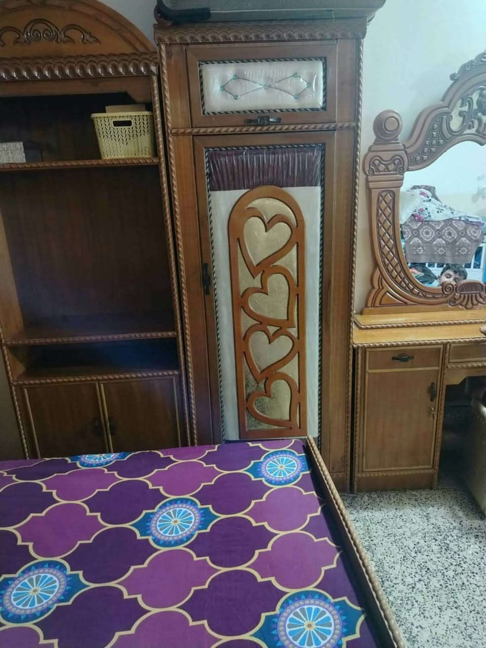 غرفة احطاطه مستخدمه ولكن نضافه فول اخت الجديده سعرها 1,300,000 وبيها مجال للاستفسار بالتعليقات أو عالخاص او الاتصال على الرقم ***********
