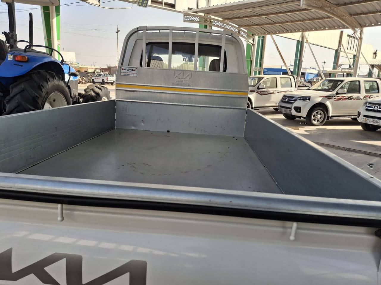 🔥
🚛 كيا 2700 ديزل موديل 2026 🇰🇷
وارد كوريا الأصلية 
✨ كسر زيرو – ممشى 8000
💎 مواصفات عملية وتجهيزات مميزة: ✅ محرك ديزل اقتصادي وقوي
✅ غيار عادي 5 سرعات
✅ شاشة كبيرة تعمل باللمس
✅ بلوتوث وربط الهاتف
✅ كاميرا خلفية
✅ تحكم كامل بالمقود مع الرد على المكالمات
✅ شاشة معلومات رقمية بين العدادات
✅ مرايا كهربائية مع طي كهربائي وتدفئة
✅ مكيف حامي / بارد
✅ شبابيك كهربائية
✅ قفل مركزي
✅ كشافات ضباب
✅ غمازات على المرايا
✅ مساحة تخزين خلف المقاعد
✅ مسند وسطي يتحول إلى مقعد ثالث
🚗 سيارة جاهزة للعمل فورًا...
📍 العنوان: واسط الزبيديه 
🏢 معرض المختار للتجاره السيارات 
📞 للتواصل: ***********
🚨 لا تضيع الفرصة!
💬 السعر 179وبيها مجال قليل 
#كيا2700 #كيا_ديزل #كيا2026 #وارد_كوريا #كسر_زيرو #سيارات_للبيع #حمص #سوريا #مكتب_الميلاد_لتجارة_السيارات #ديزل #ادخال_جديد
