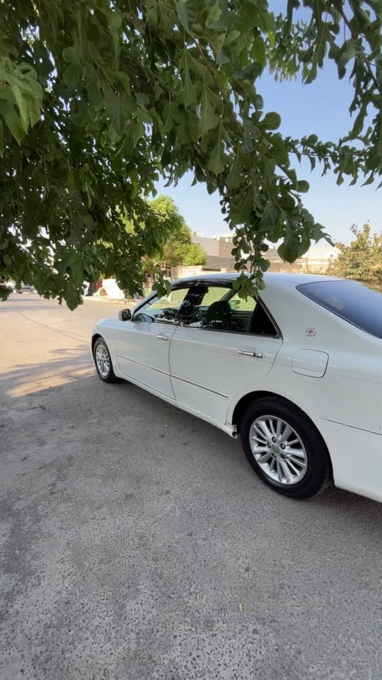 شاهینە بڕاوە
بڕاوە تازە داخڵ کامل مەسرەف    سعری 47گەڵا 
سپی 182گەورە بە گەورە بێ دوکەڵ
برێکی بەسراوە جامی هەڵگیراوە 
تەبریت ساردوو گەرم بەشەرت 
تەقەو ڕەقەی نیە 
چرکەو یەک گەڵا
بێ کۆد حازر بۆکۆد 

160km ڕۆشتوە 
4تایەی تازە 
ڕۆنی مەکینەی گۆڕاوە 
های درۆلیکی گێڕی گۆڕاوە 
مەجوعە سکانی لێگزز 
سەقفی شووشە 
ناوی زۆر زۆر جوان 
***********
شوێن هەلە بجەی شەید
