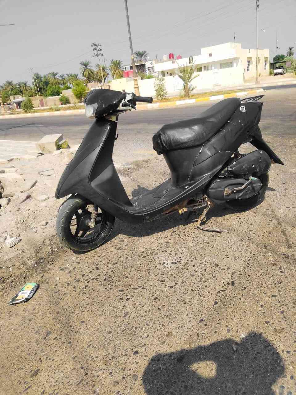 رياضي • مغلف اسود • ابيض اصلي