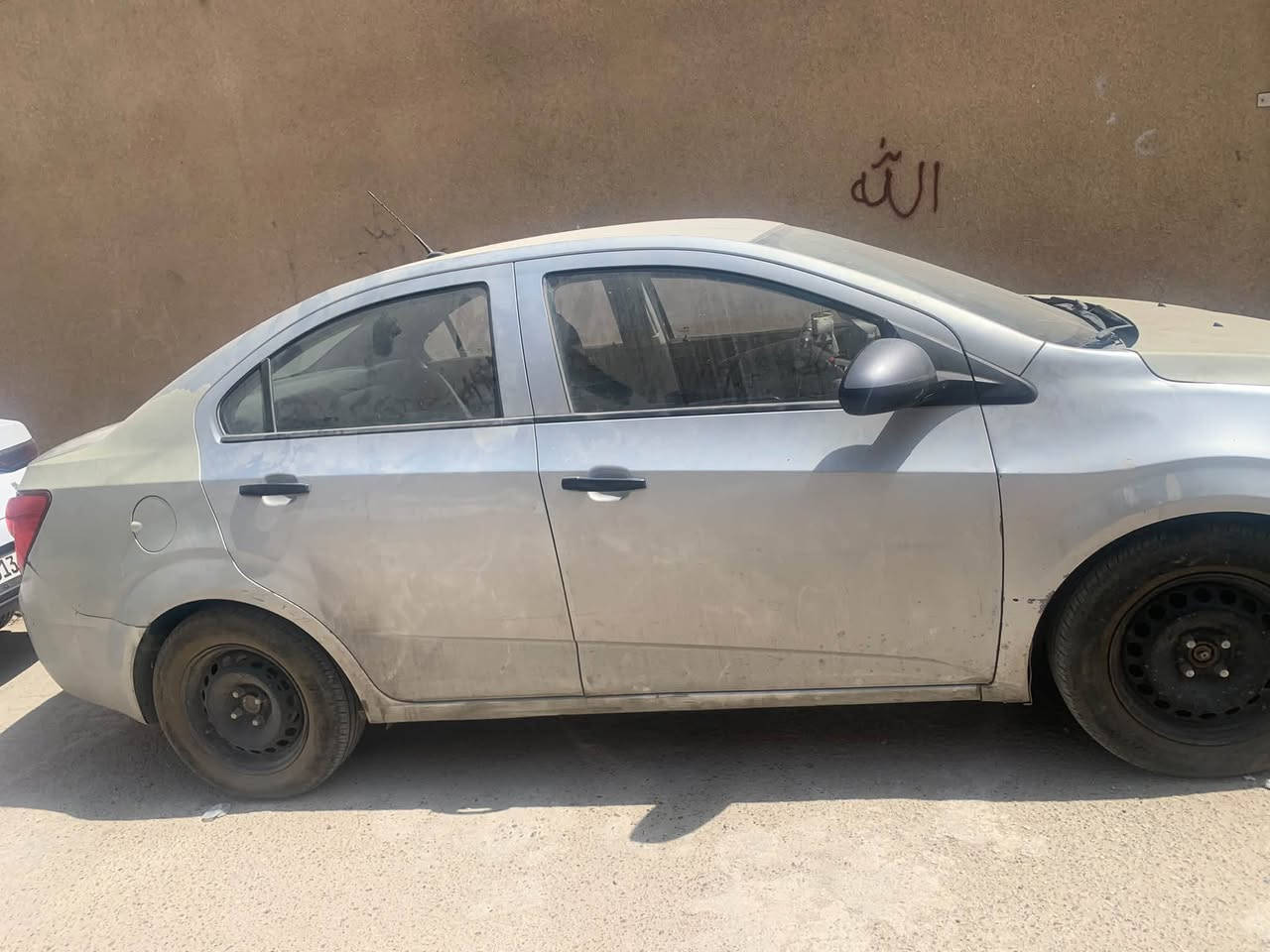 السلام عليكم شفورليه سونيك ٢٠١١مكينة ١٨٠٠  خليجي
محرك وكير  مبدل جديد  فقط رقم خلفي ضايع وكاملة المعاملة  واضمن التحويل كذلك   
للبيع ب٤٣ورقة  مكاني بغداد البياع رقمي 
+964 776 416 9068
