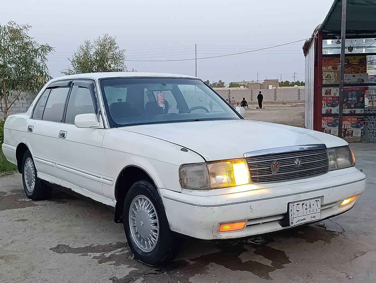 السلام عليكم 
السعر ((34))وبيها مجال للشراي 
***********
‏‪***********‬‏
سياره أرنب طويله موديل 1995 مكفوله من الكص والنقل الجثه والعيب الشرعي وكافه الاصوليات كير مكينه جدد حدايه تخم تايرات جديد كهربائيات شغاله تبريد شغال سياره جاهزه الرقم بغداد مشروع وطني للاستفسار الاتصال على الرقم التالي 
علمآ راعيها متوفي يعني قاصرين
