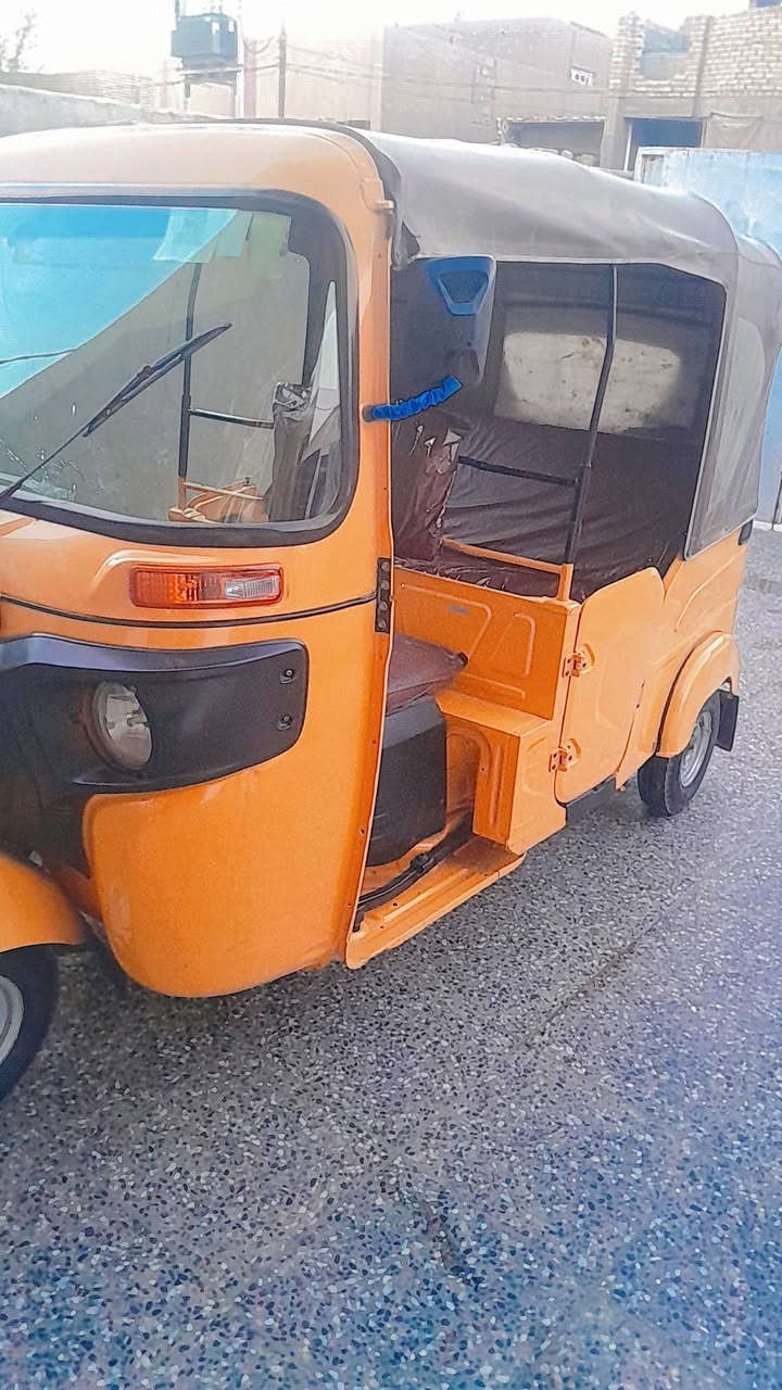 سلام عليكم  تكتك البيع  مديل 2022  رقم  وسنويه السعر ٨ونص وبيها مجال مكاني بغداد معامل الباويه 

***********
