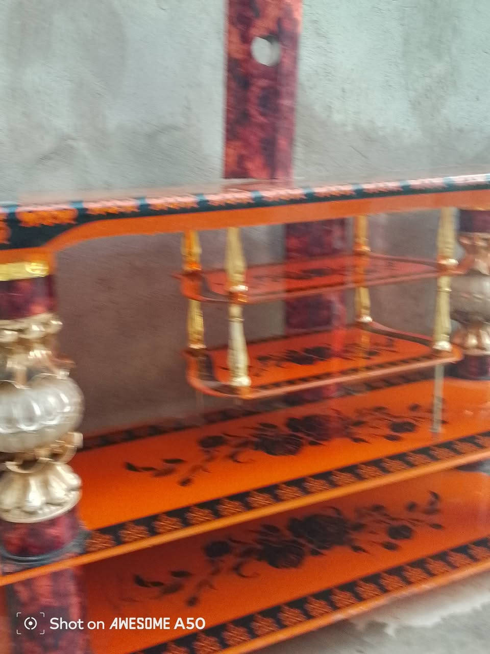 ميزه مال شاشه بلازمه للبيع نضيف مابي كسر وتساب ***********
