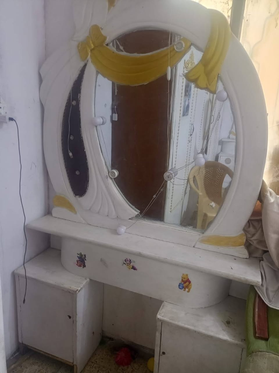 السلام عليكم.. عندي غرفه للبيع سعره مناسب 200الف كربلاء الحر الرياحي حي العسكري اتصال ***********
