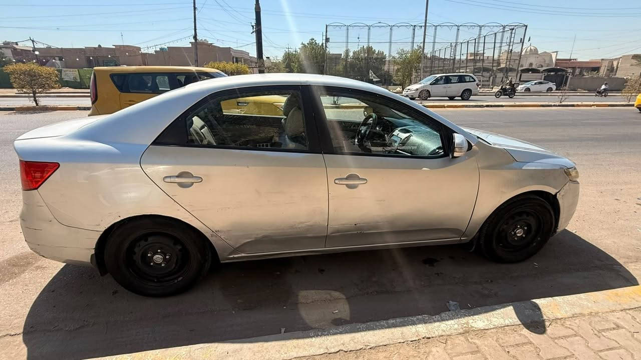 كيه فورتي ٢٠١٠ مكينه ٢٠٠٠ أوتو تبريد شغال بسمي رقم بغداد الماني
حادثها جاملغ الأيمن بيها منظومة غاز

اوبيها بعض الطخات موضحه

العنوان بغداد رحمانيه الشعله

السعر ٧٣ اوبيها مجال بسيط 

*********** واتساب

