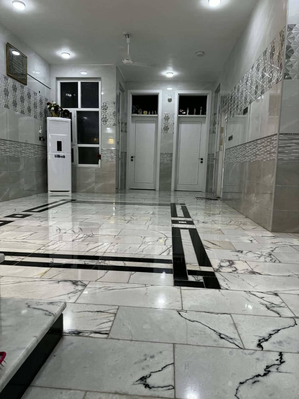 🏡 دار للبيع 
📍 الموقع: حي الكفاءات / مجاور كوين بارك
🚗 ثاني فرع عن الشارع العام

📐 المساحة: 190 م
📏 الواجهة: 8 متر
📏 النزال: 25 متر
📄 نوع السند: طابو زراعي – سند 25
🏠 تفاصيل الدار:
• غرفتين نوم
• صالة + هول
• مطبخ حار وبارد
• أرضية مرمر
• بوب قاصة  داخلي تركي
للإستفسار ***********
***********
